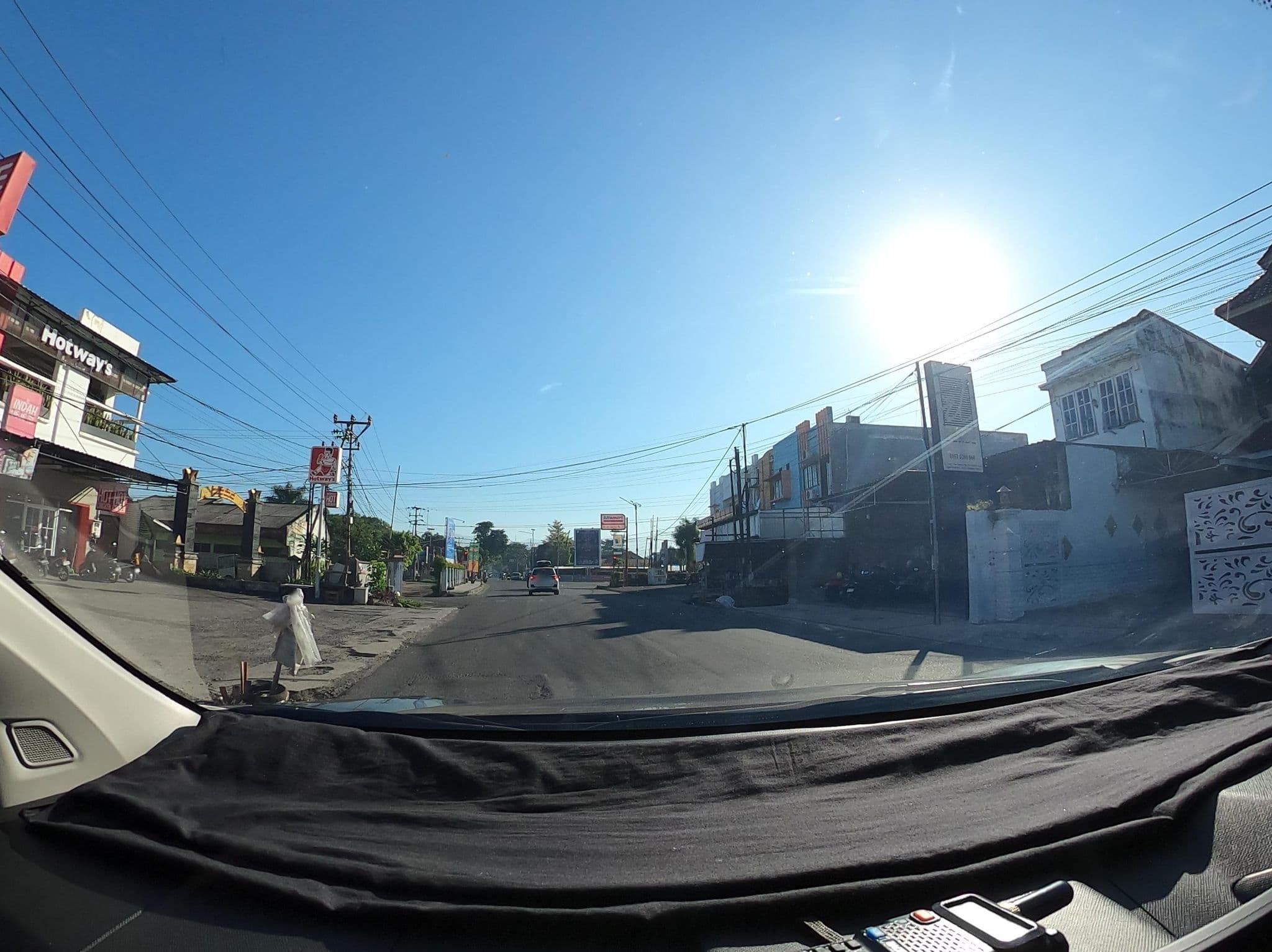 Street view near Mataram square hotel, Mataram — © Kaart_Local (CC BY-SA · Mapillary)