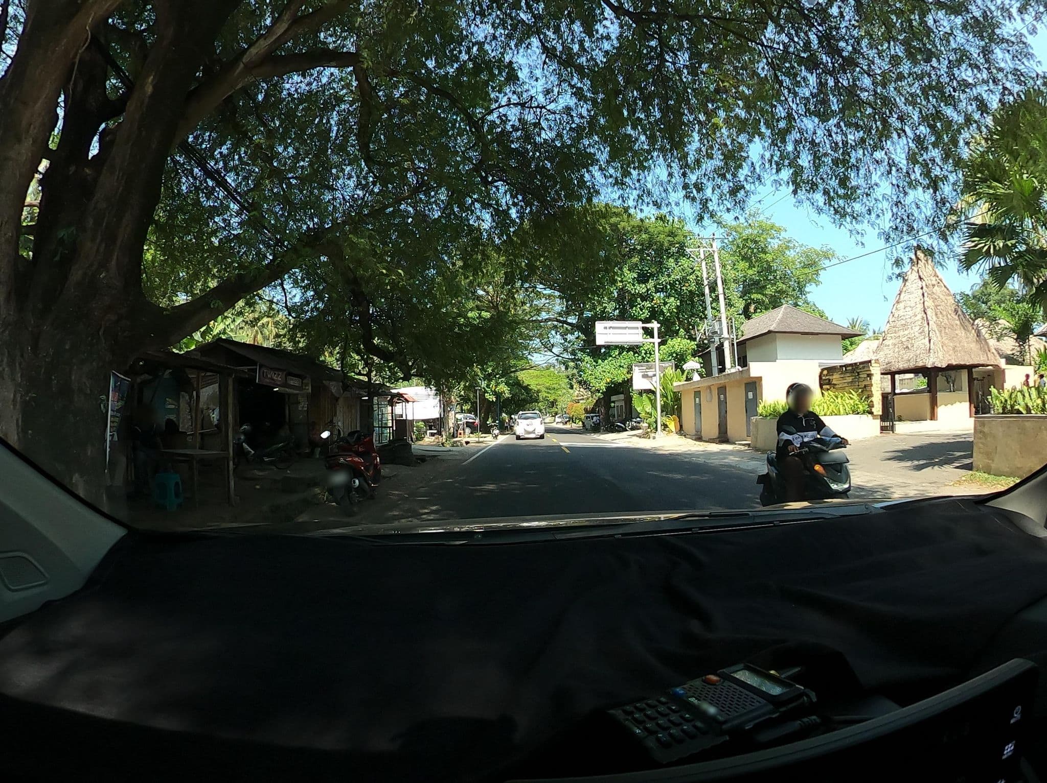 Street view near Twin Plaza, Senggigi — © Kaart_Local (CC BY-SA · Mapillary)