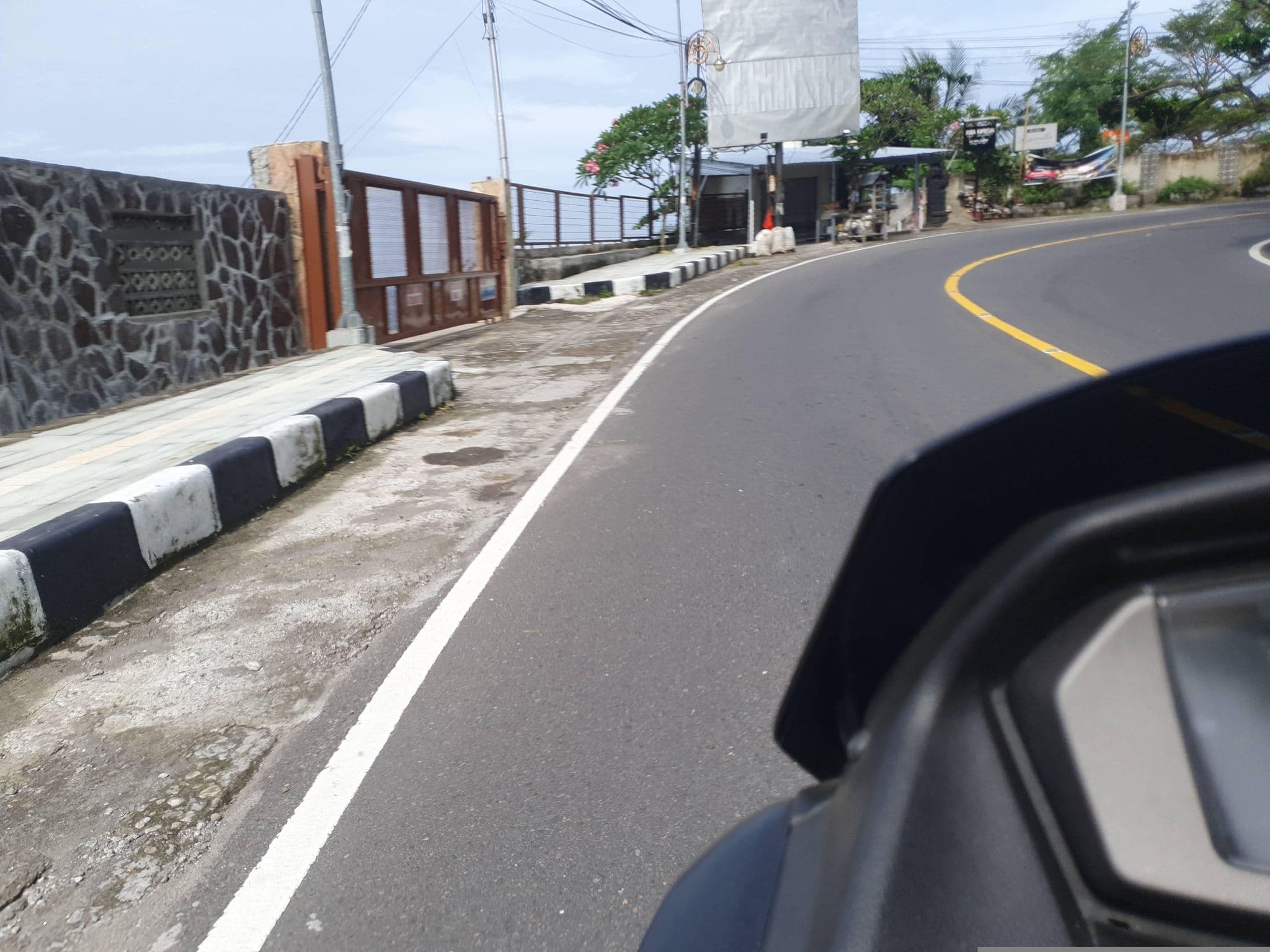 Street view near Pasific Beach Cottages, Senggigi — © russmcd (CC BY-SA · Mapillary)