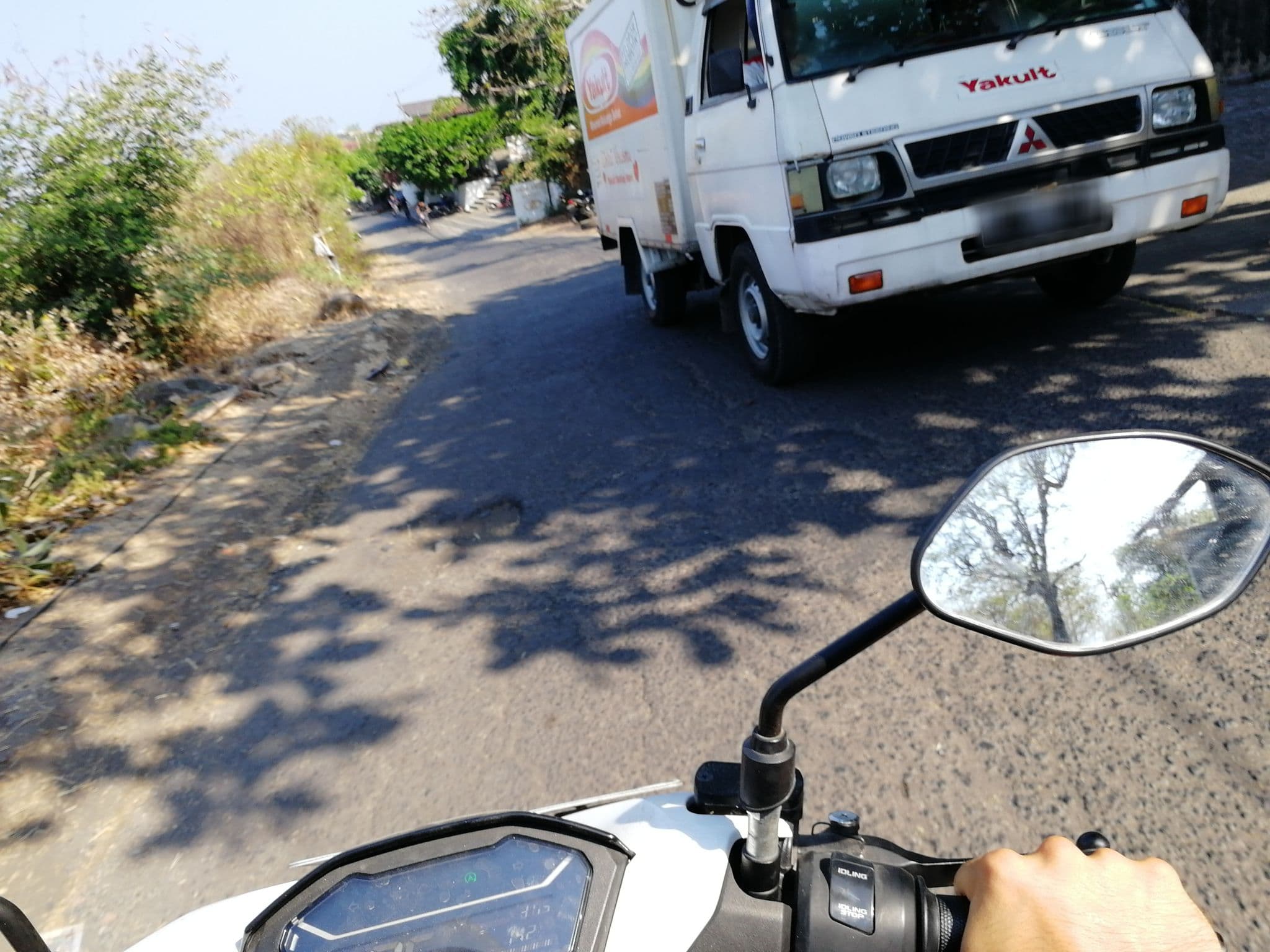Street view near Beten Waru Villa, Amlapura — © thewayofmando (CC BY-SA · Mapillary)