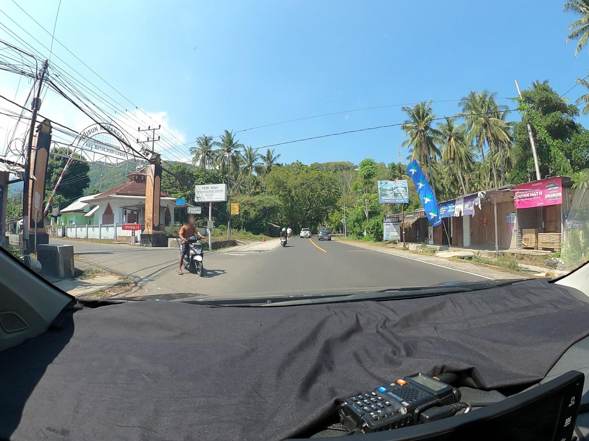 Street view near Sammy’s Cottage, Senggigi — © Kaart_Local (CC BY-SA · Mapillary)