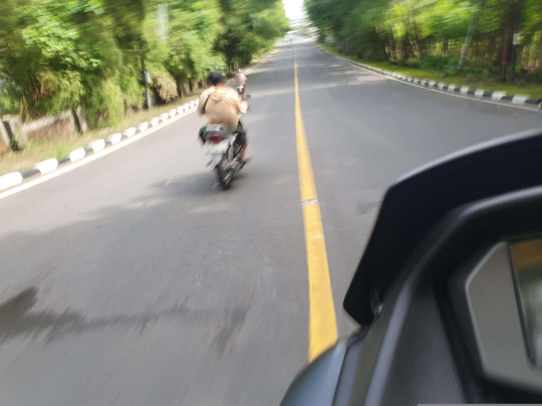 Street view near Pop! Hotels, Senggigi — © russmcd (CC BY-SA · Mapillary)