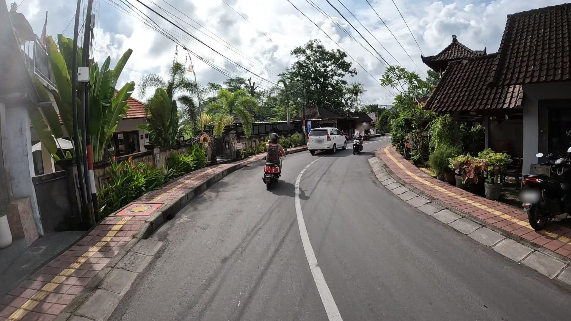 Street view near Kubuku Homestay, Amlapura — © lucomsky (CC BY-SA · Mapillary)