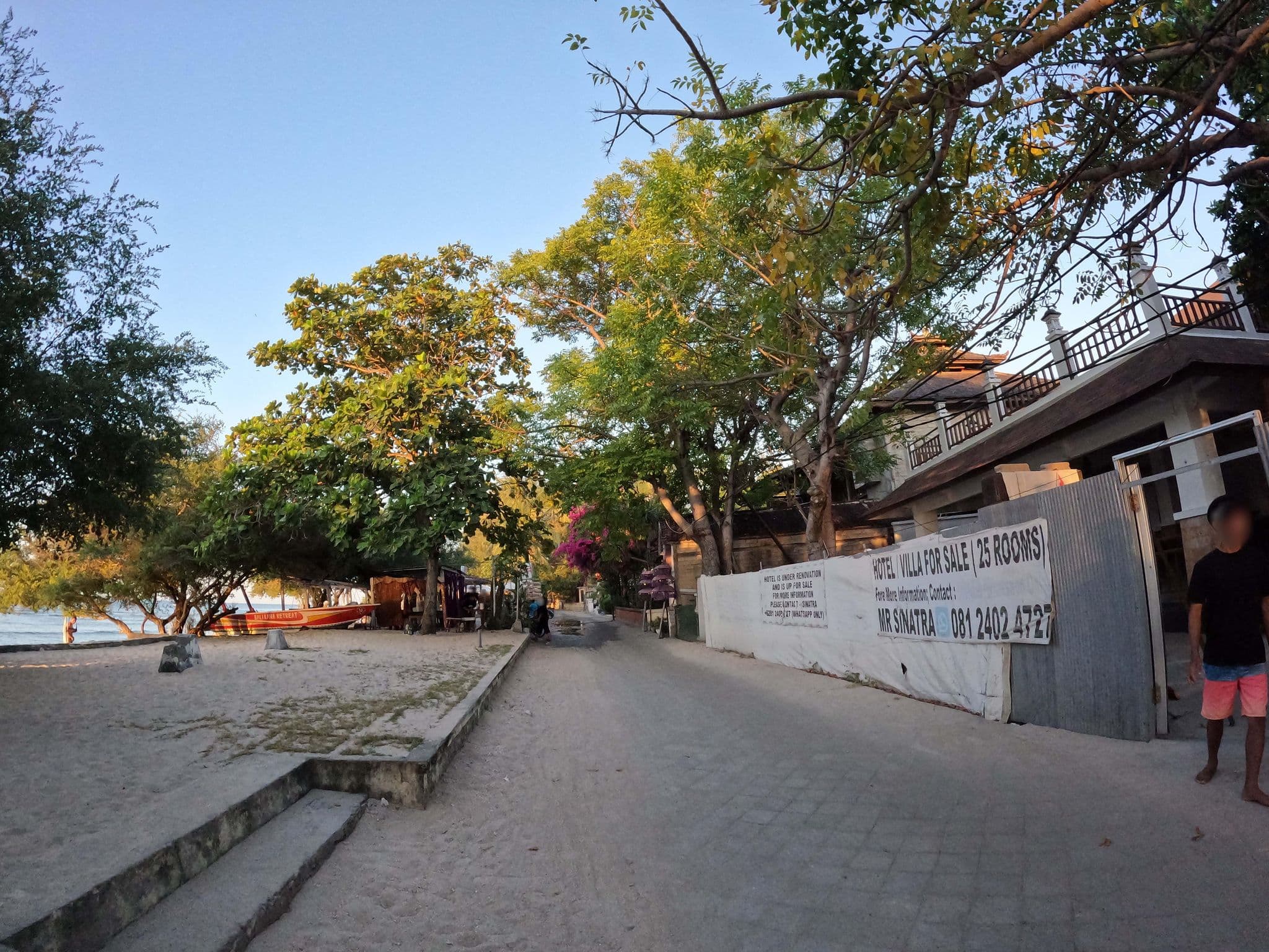 Street view near Villa Grasia Resort & Spa, Gili Trawangan — © lucomsky (CC BY-SA · Mapillary)