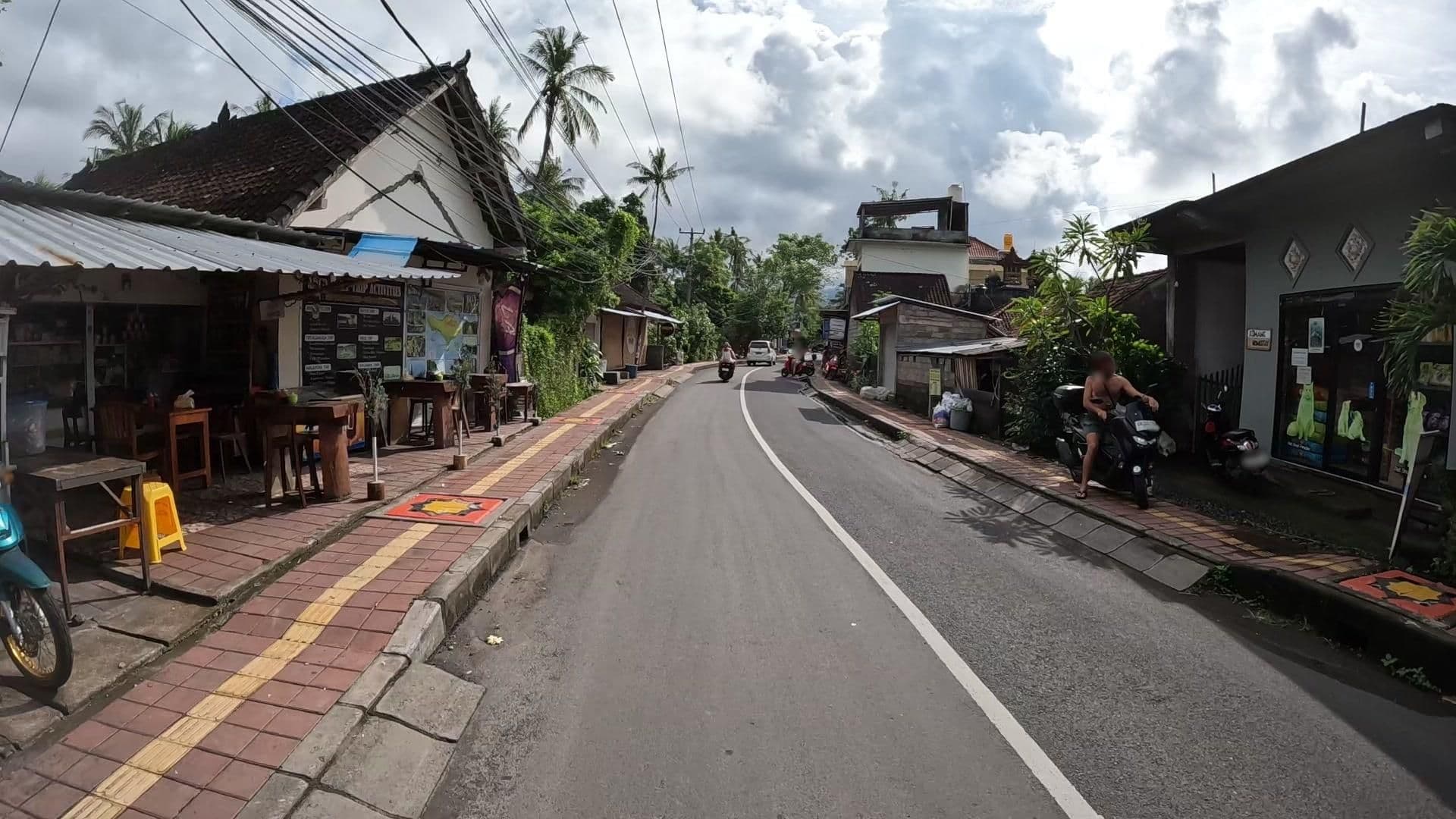 Street view near Diver's Home Resort, Amlapura — © lucomsky (CC BY-SA · Mapillary)