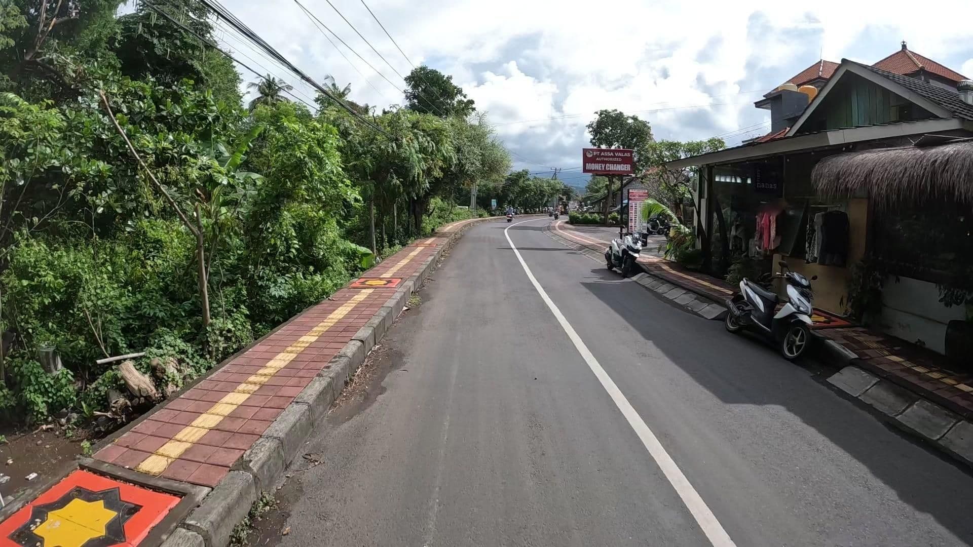 Street view near Camessa Hotel, Amlapura — © lucomsky (CC BY-SA · Mapillary)