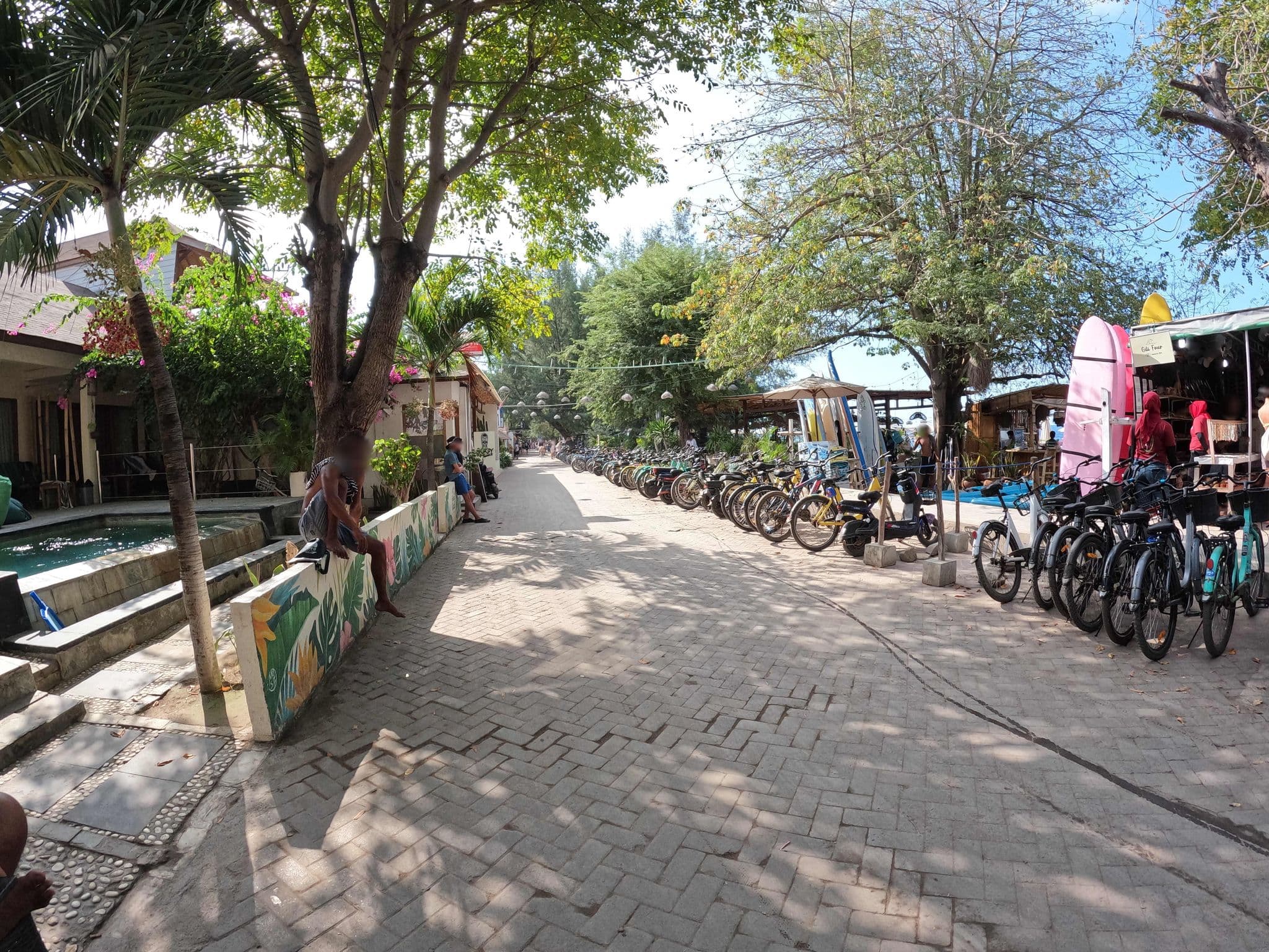 Street view near La La Poe, Gili Trawangan, Gili Trawangan — © lucomsky (CC BY-SA · Mapillary)