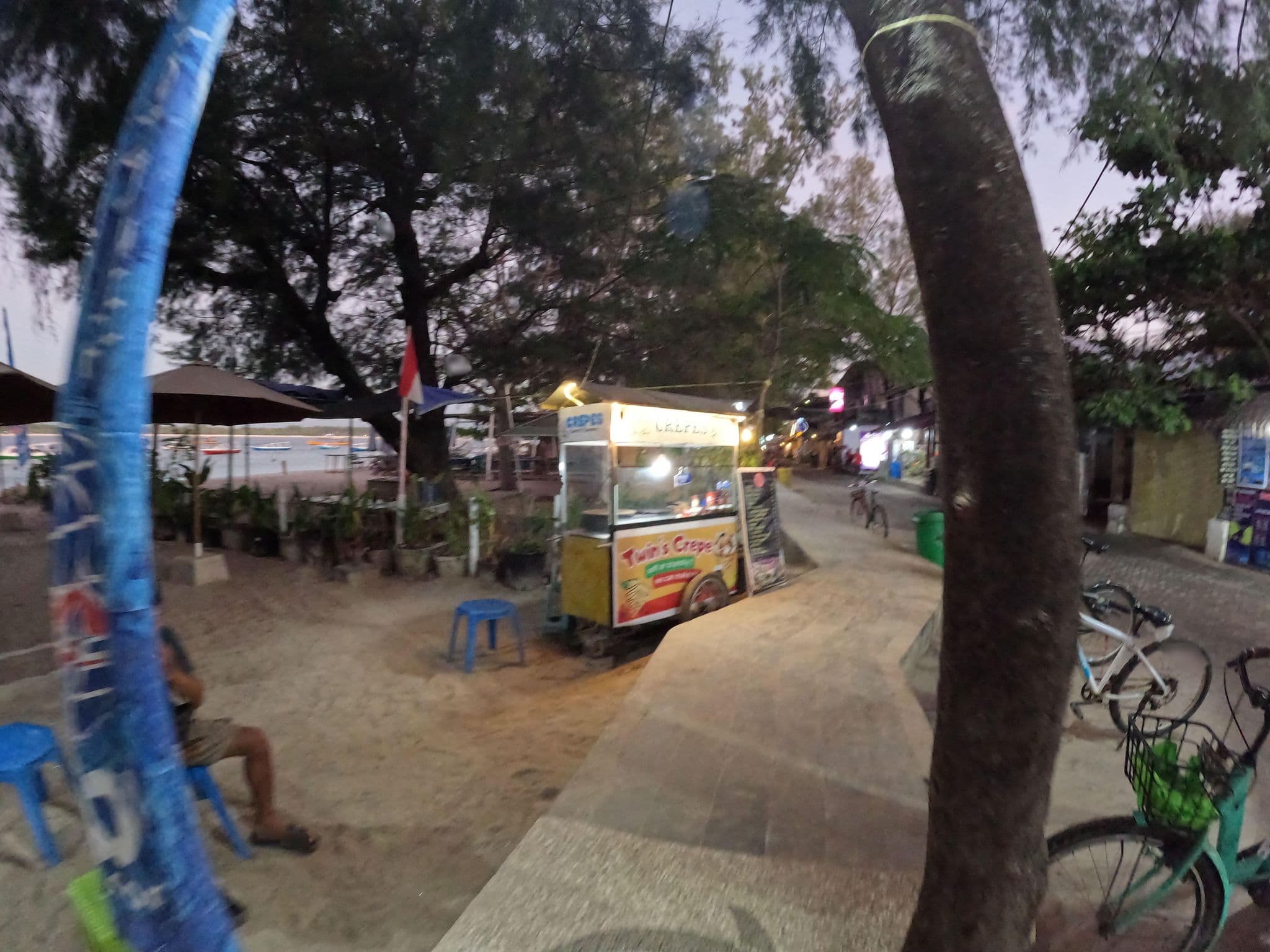 Street view near Coconut Garden, Gili Trawangan — © lucomsky (CC BY-SA · Mapillary)