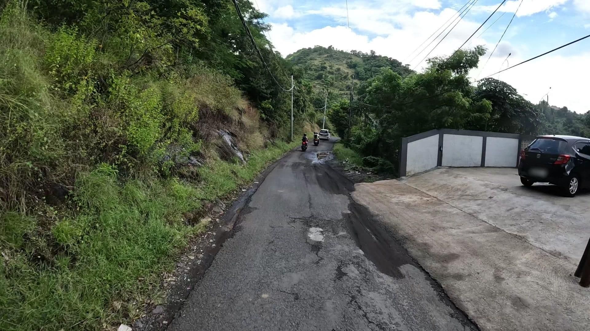 Street view near Good Karma Bungalows, Amlapura — © lucomsky (CC BY-SA · Mapillary)