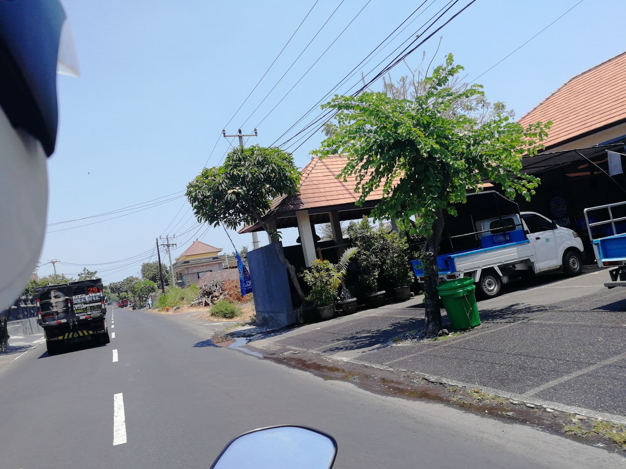 Street view near Bali Dive Resort and Spa, Amlapura city — © thewayofmando (CC BY-SA · Mapillary)