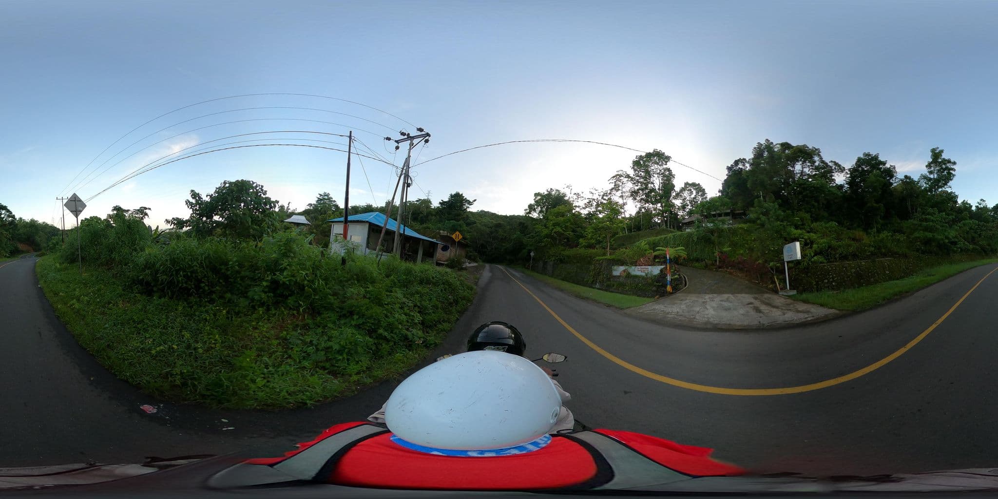 Street view near La Quoriena, Labuan Bajo — © rgtm_ryuiki (CC BY-SA · Mapillary)