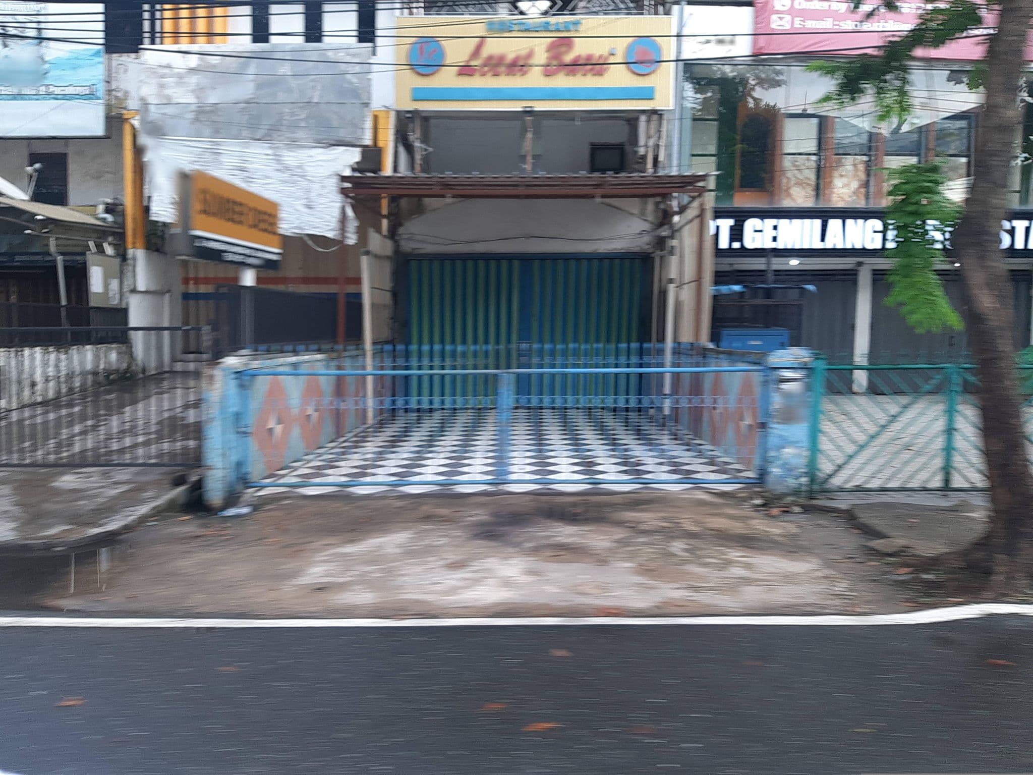 Street view near Puri Mas Hotel, Banjarmasin — © FenyMufyd (CC BY-SA · Mapillary)