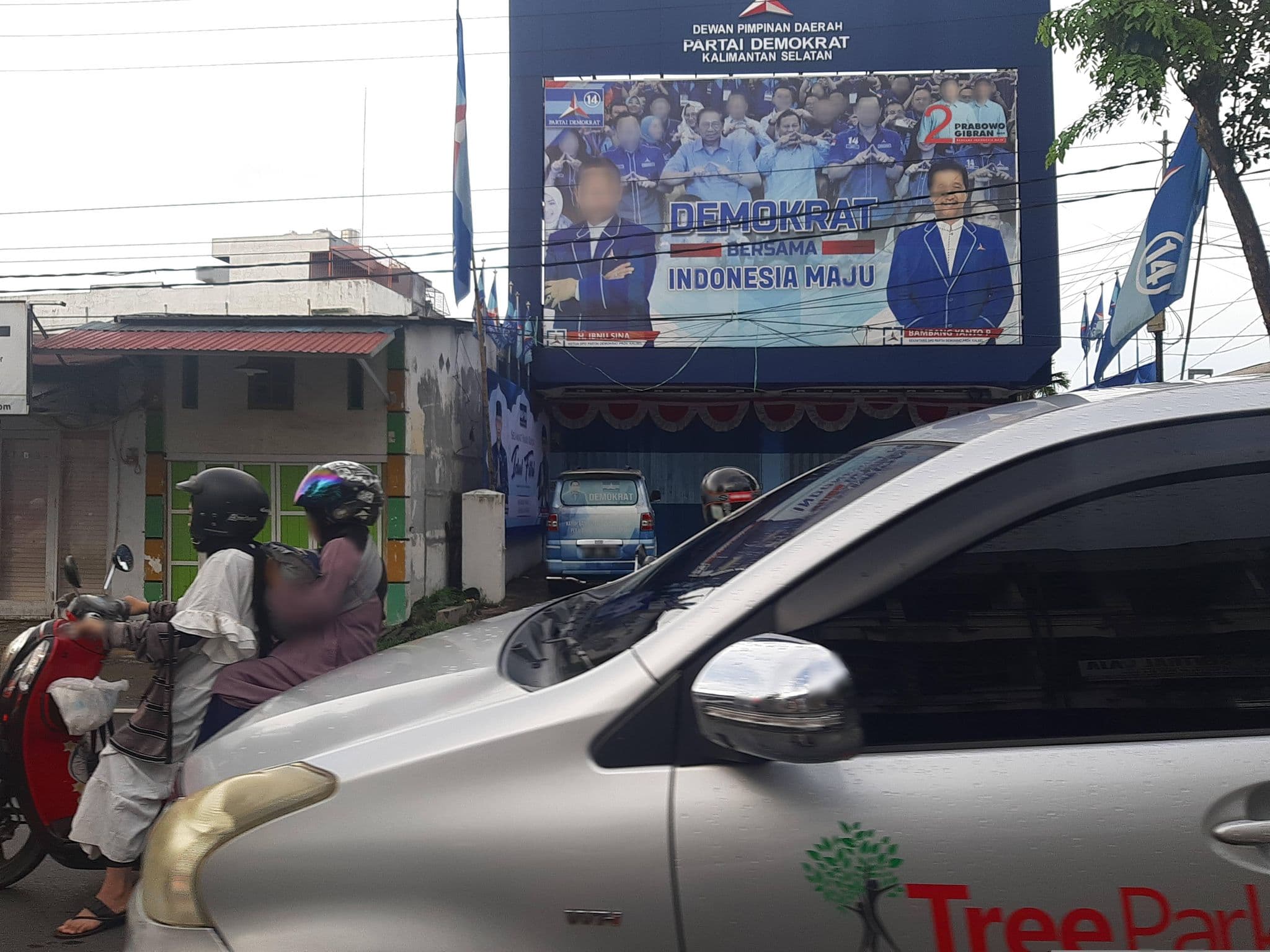 Street view near Penginapan Panorama Mayjen Sutoyo Banjarmasin, Banjarmasin — © FenyMufyd (CC BY-SA · Mapillary)