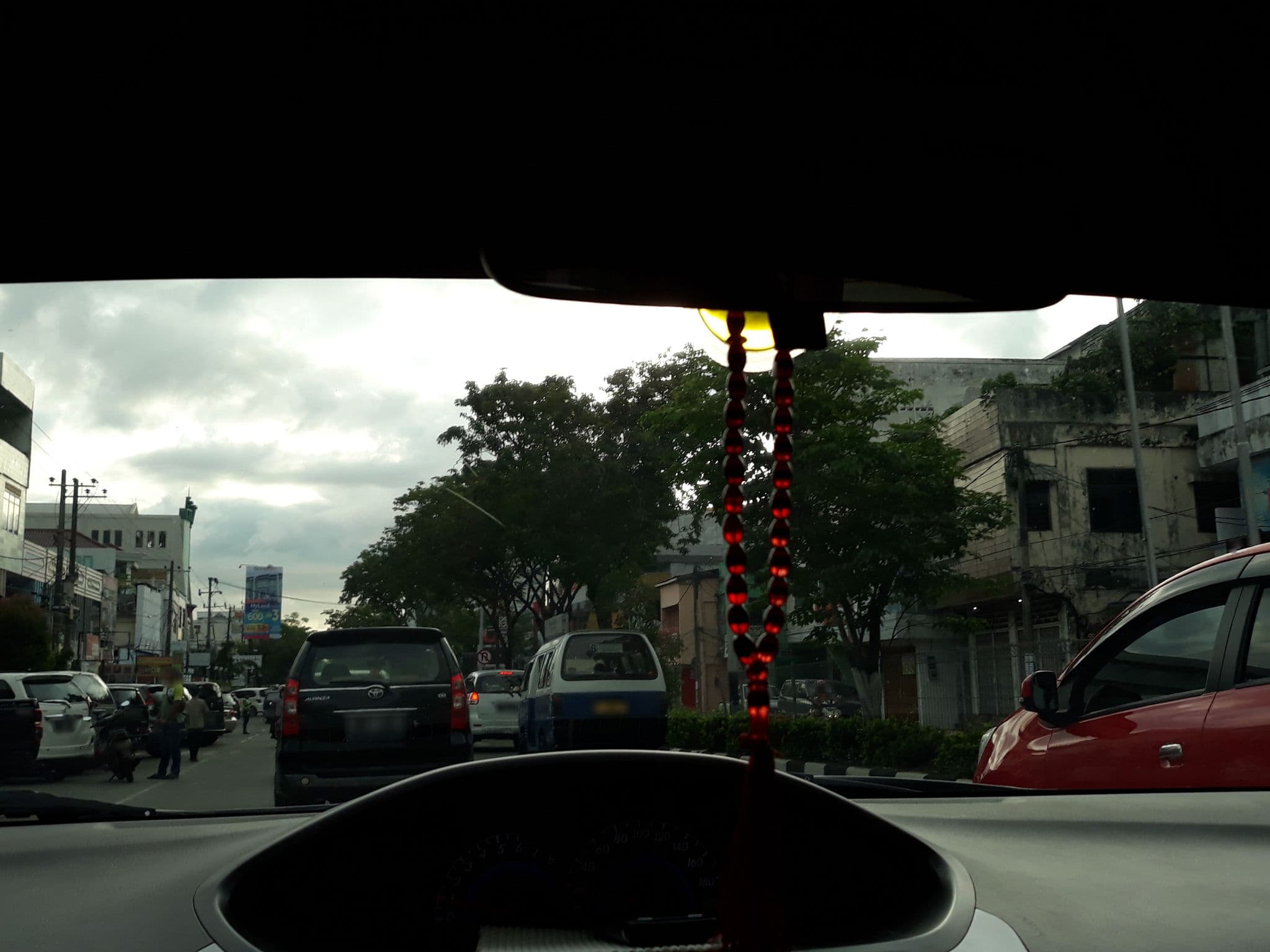 Street view near Le Grandeur Balikpapan, Balikpapan — © yahyam (CC BY-SA · Mapillary)
