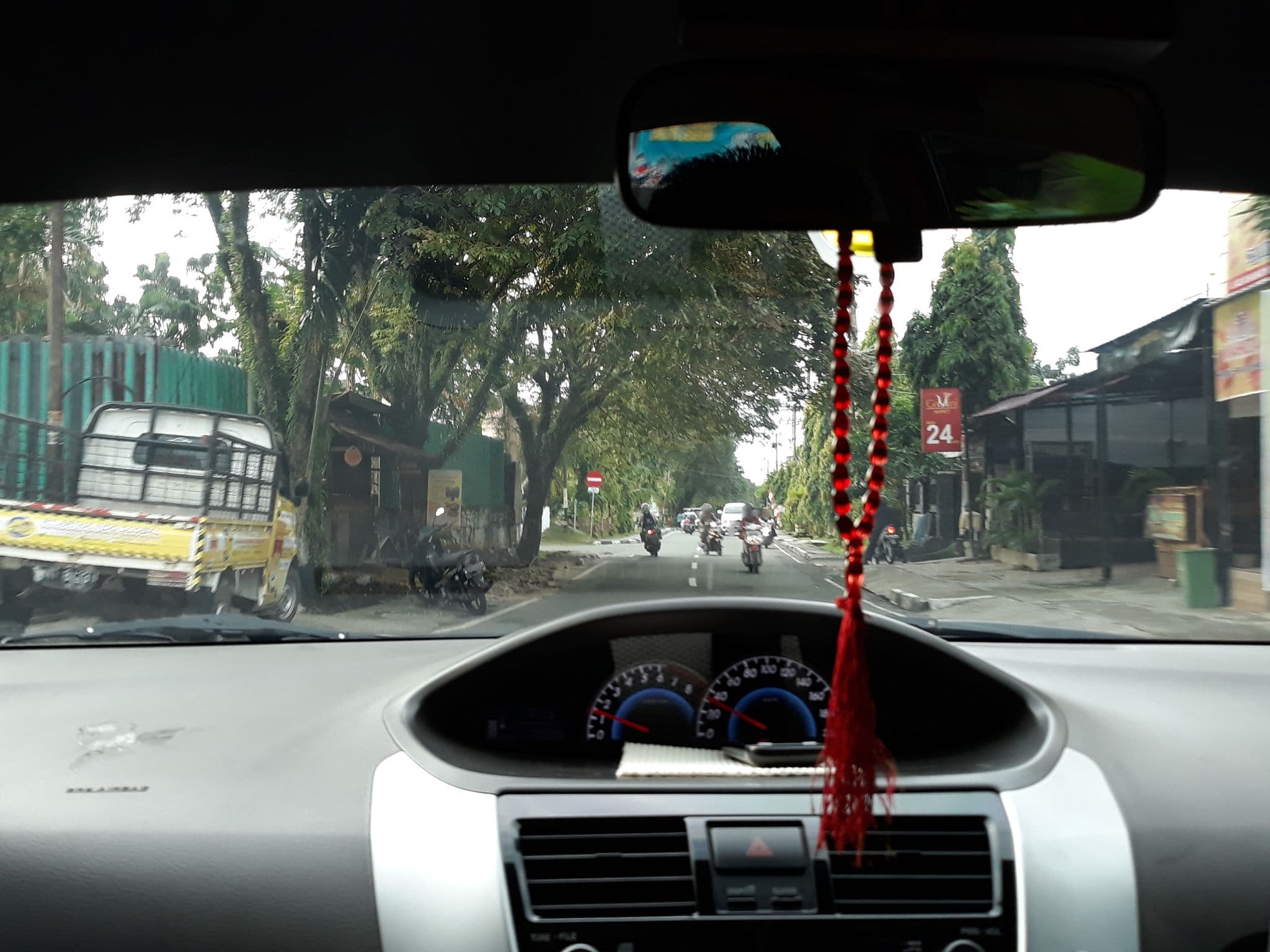 Street view near GrandSenyiur, Balikpapan — © yahyam (CC BY-SA · Mapillary)