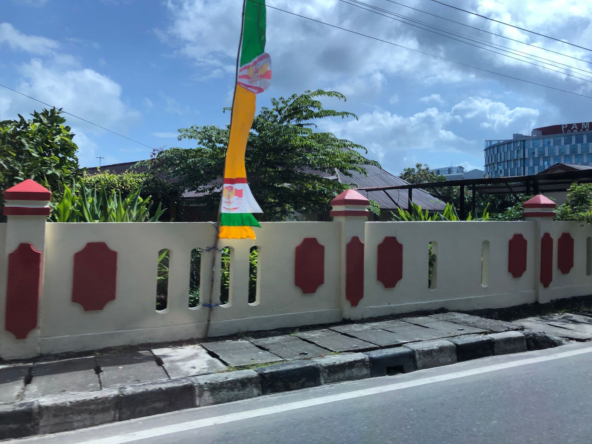 Street view near Hotel Menara Bahtera, Balikpapan — © mottiger (CC BY-SA · Mapillary)