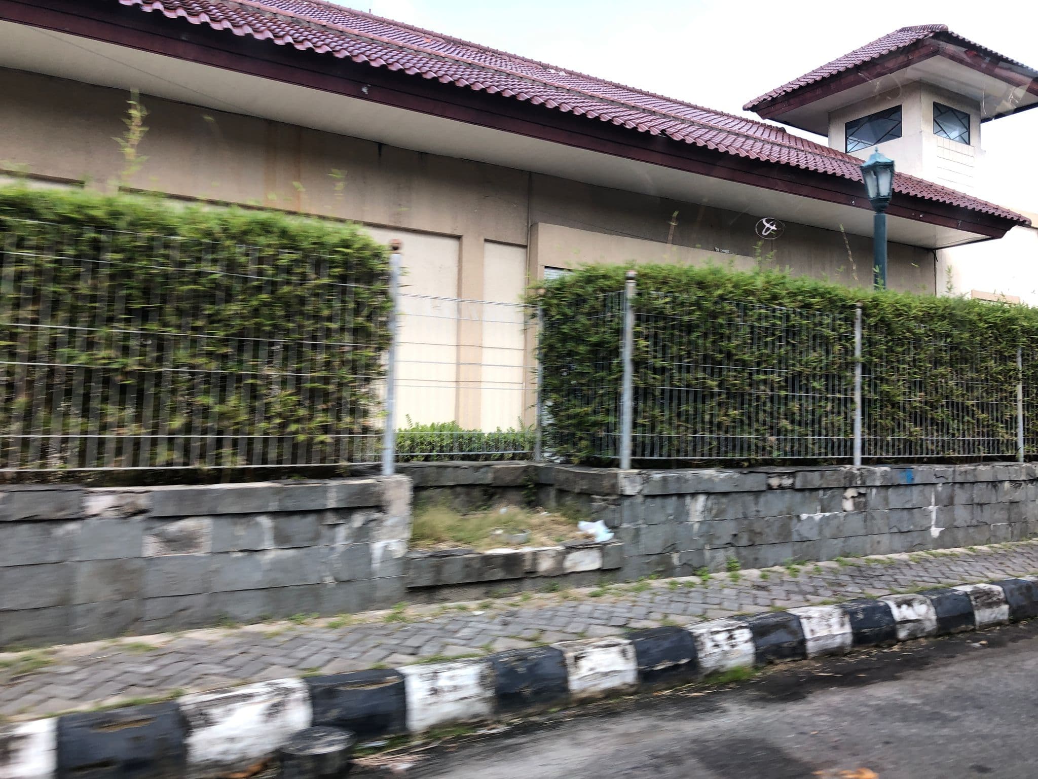 Street view near Hotel Dusit, Balikpapan — © mottiger (CC BY-SA · Mapillary)