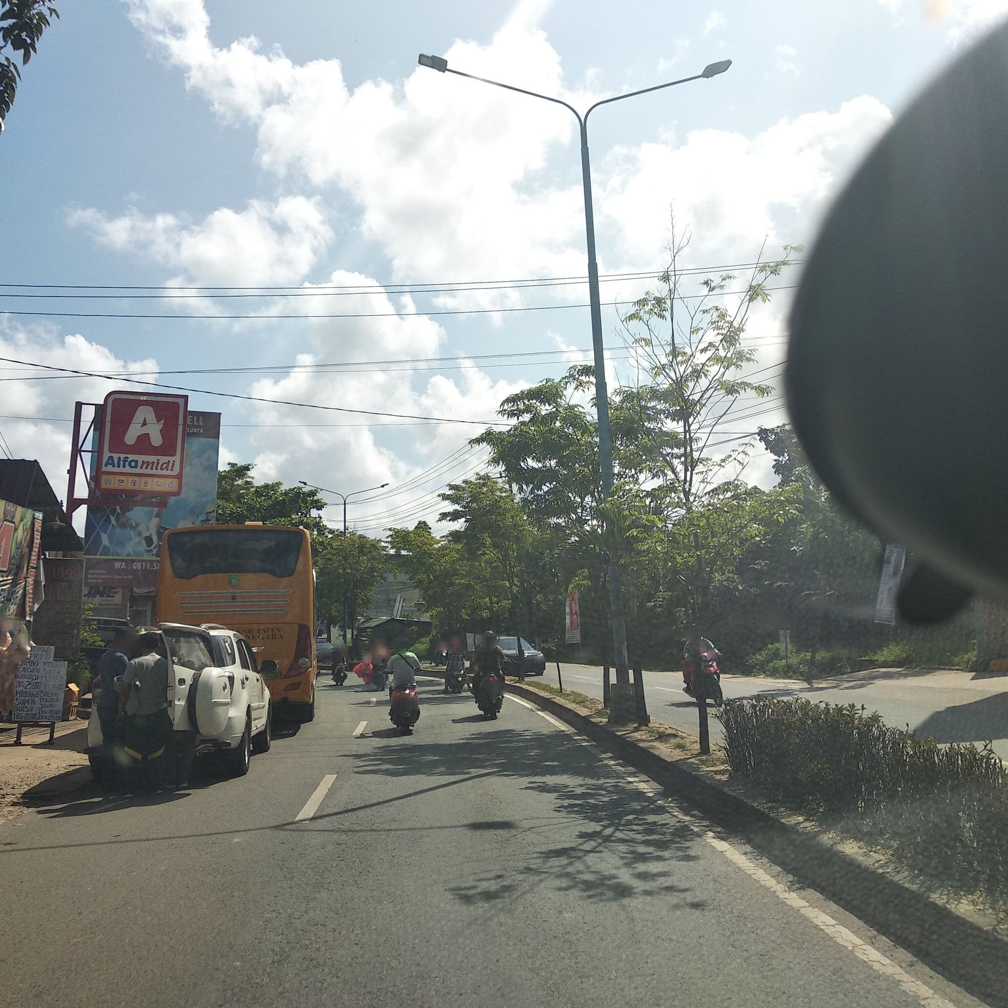 Street view near Wisma Cendekia MAN, Samarinda — © ahmadahmad (CC BY-SA · Mapillary)