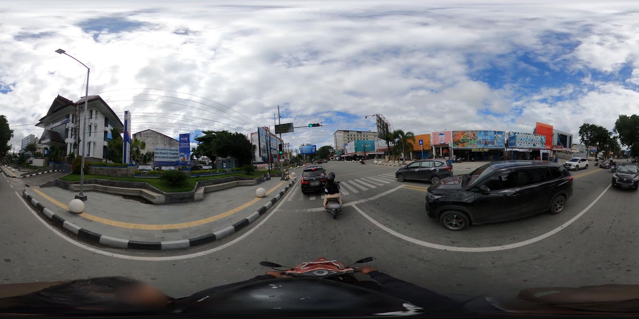 Street view near Hotel Wisata Palu, Palu — © benjidad (CC BY-SA · Mapillary)