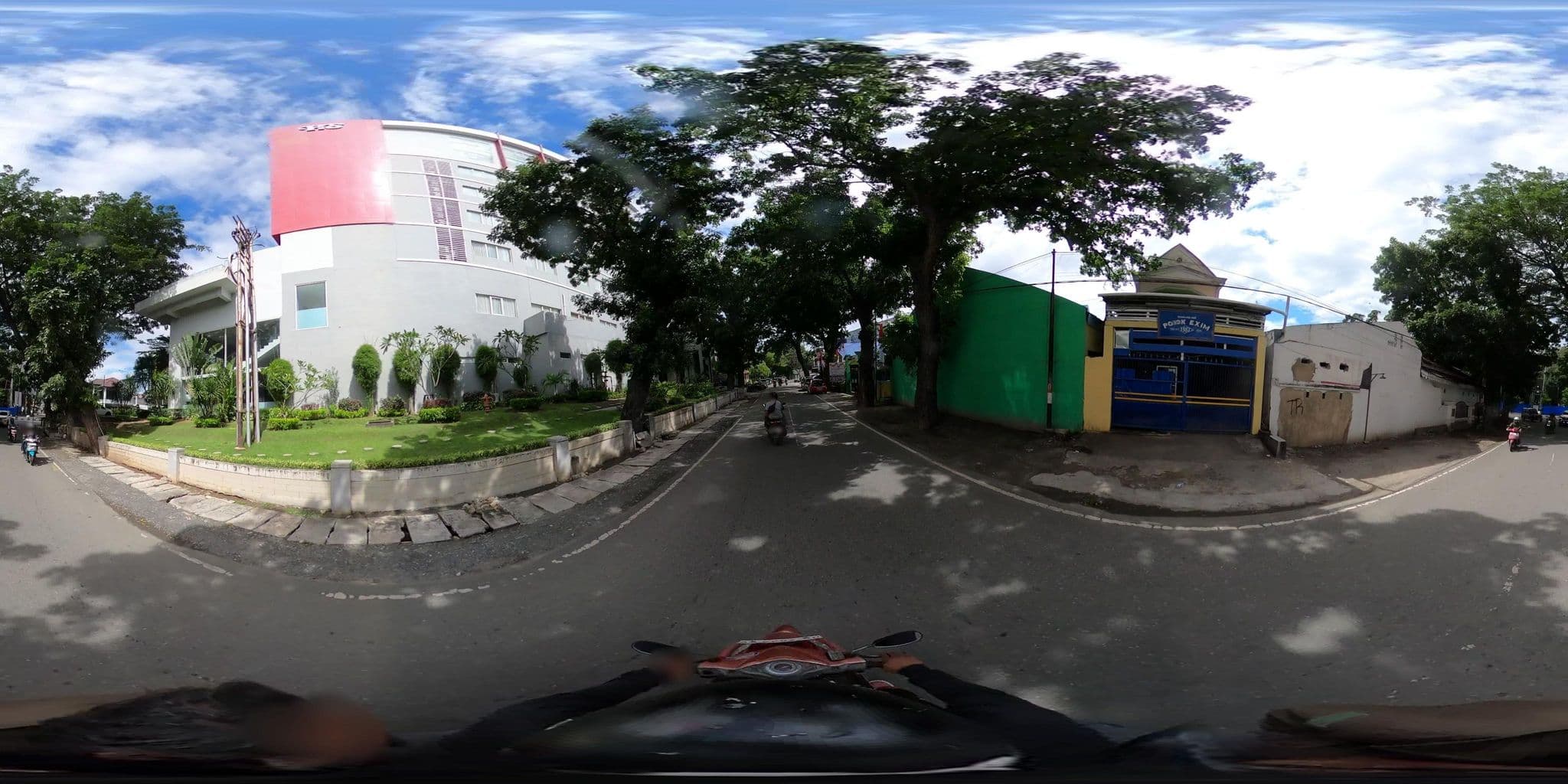 Street view near Hotel Santika Palu, Palu — © benjidad (CC BY-SA · Mapillary)