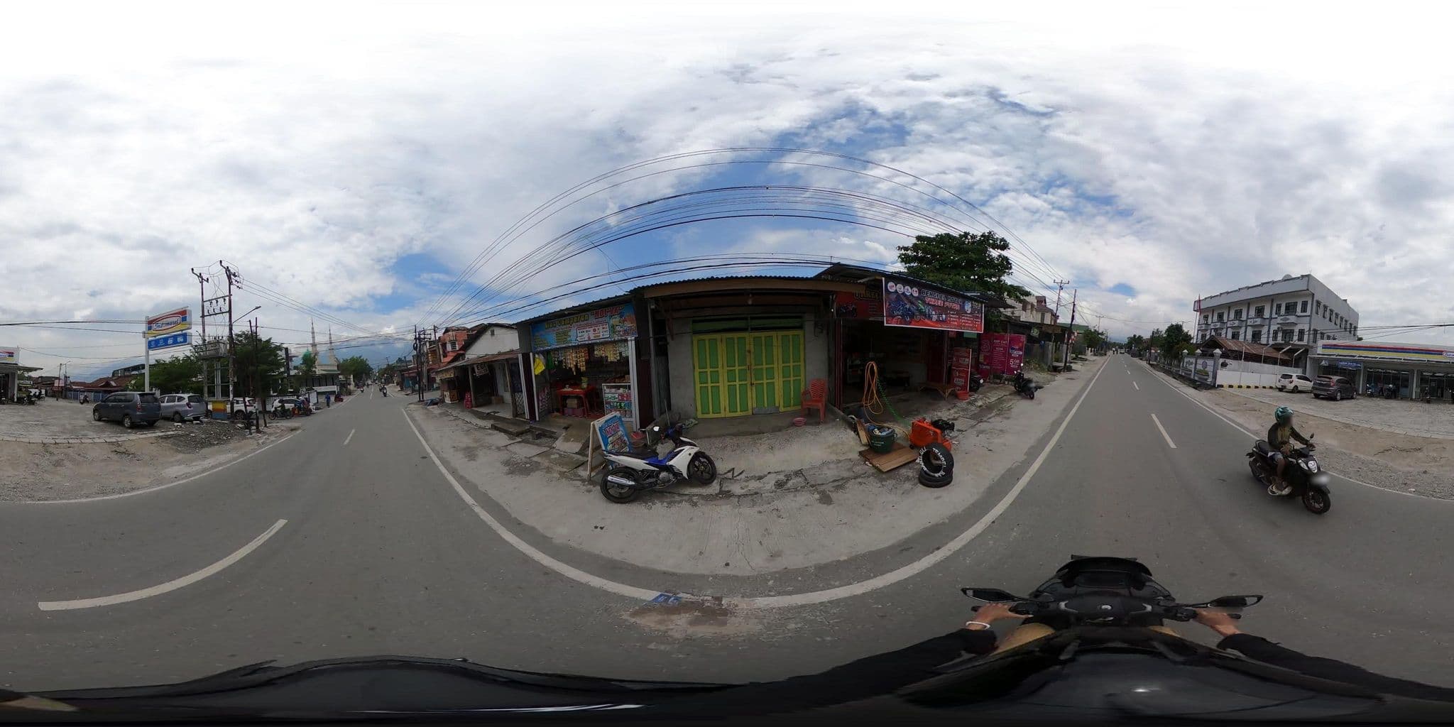 Street view near Medio Inn Hotel, Palu — © benjidad (CC BY-SA · Mapillary)