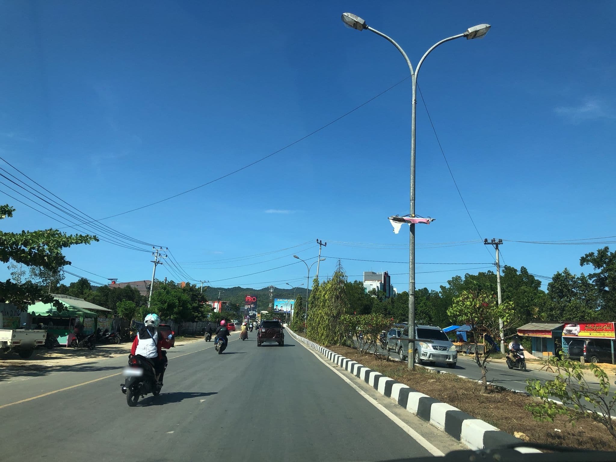 Street view near Ballroom Athaya Hotel, Kendari — © sarahantos (CC BY-SA · Mapillary)