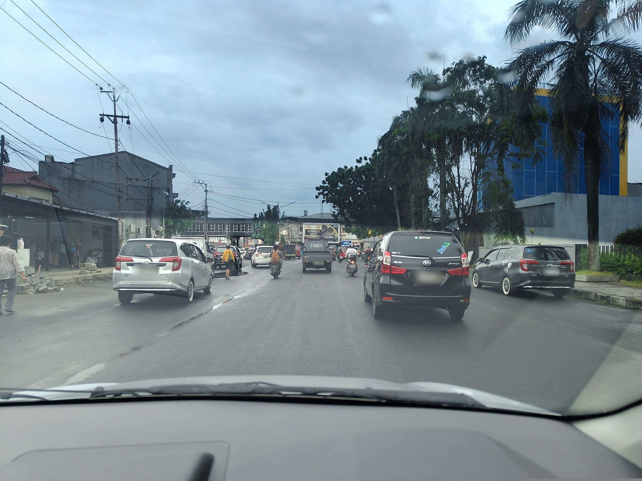 Street view near Hotel Sahid Kawanua Manado, Manado — © hen0ch (CC BY-SA · Mapillary)