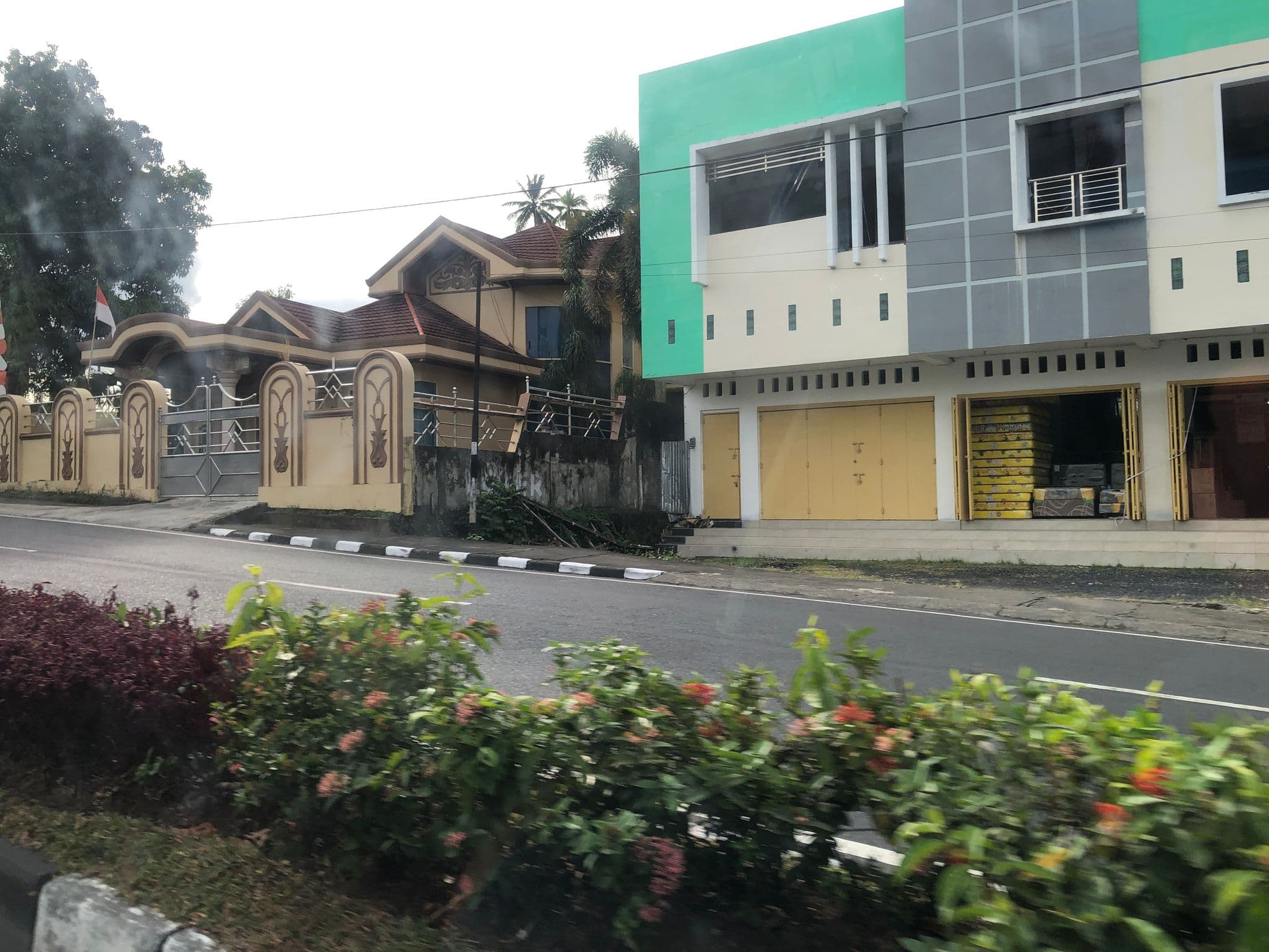 Street view near Victoria Inn, Manado, Manado — © mottiger (CC BY-SA · Mapillary)