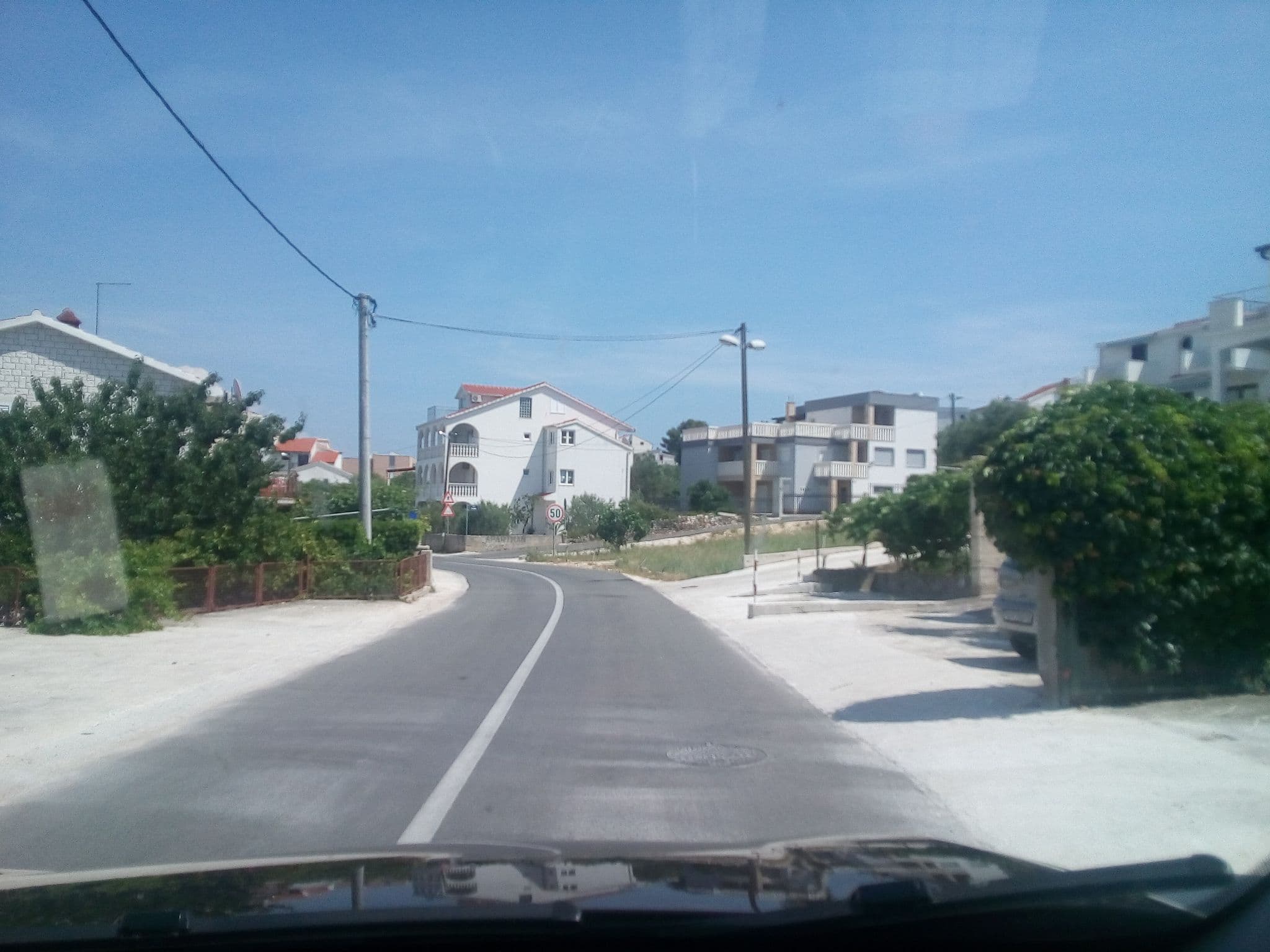 Street view near Villa Vinka, Okrug Gornji — © karthoo (CC BY-SA · Mapillary)
