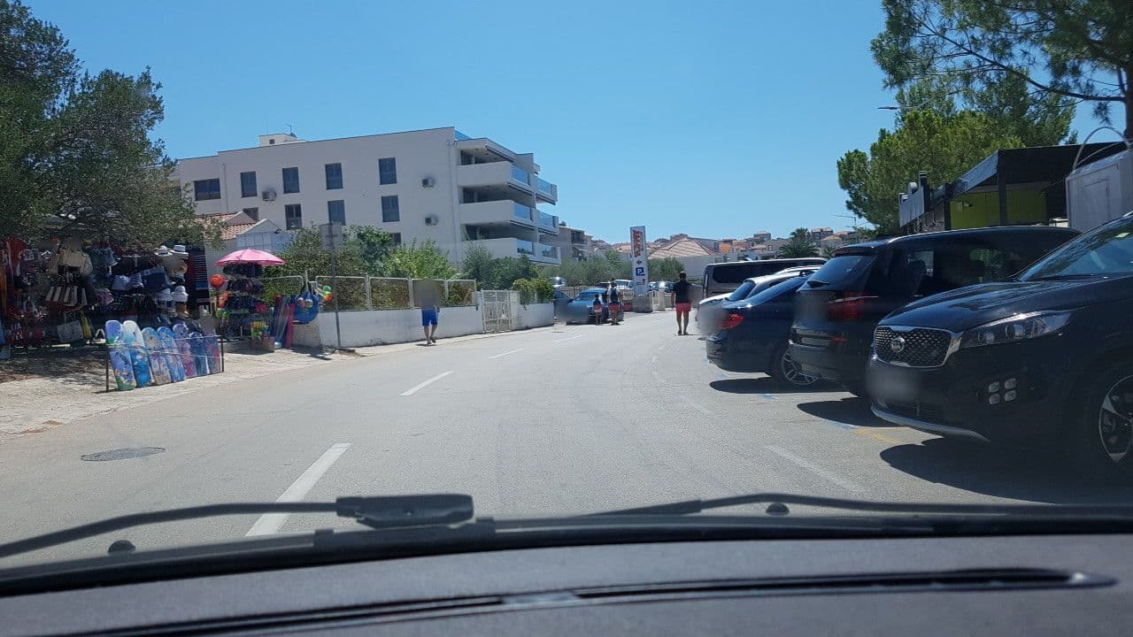 Street view near Apartments Balote, Okrug Gornji — © mik007 (CC BY-SA · Mapillary)