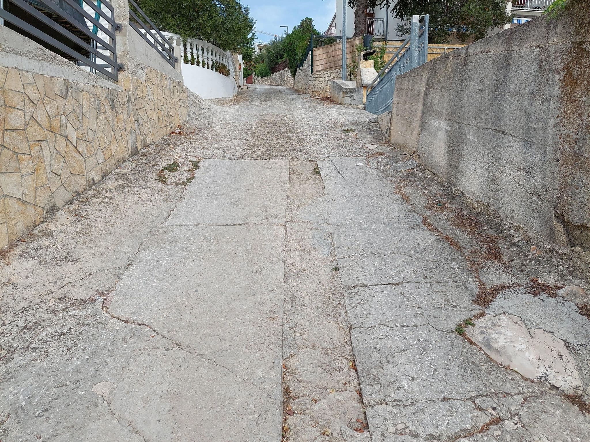 Street view near Apartment Gordana, Okrug Gornji — © polar7 (CC BY-SA · Mapillary)