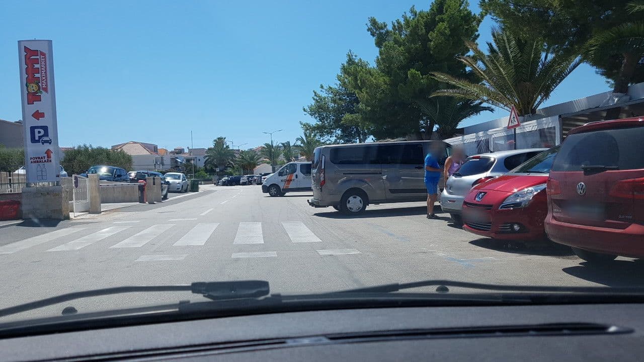 Street view near Beach Apartments, Okrug Gornji — © mik007 (CC BY-SA · Mapillary)