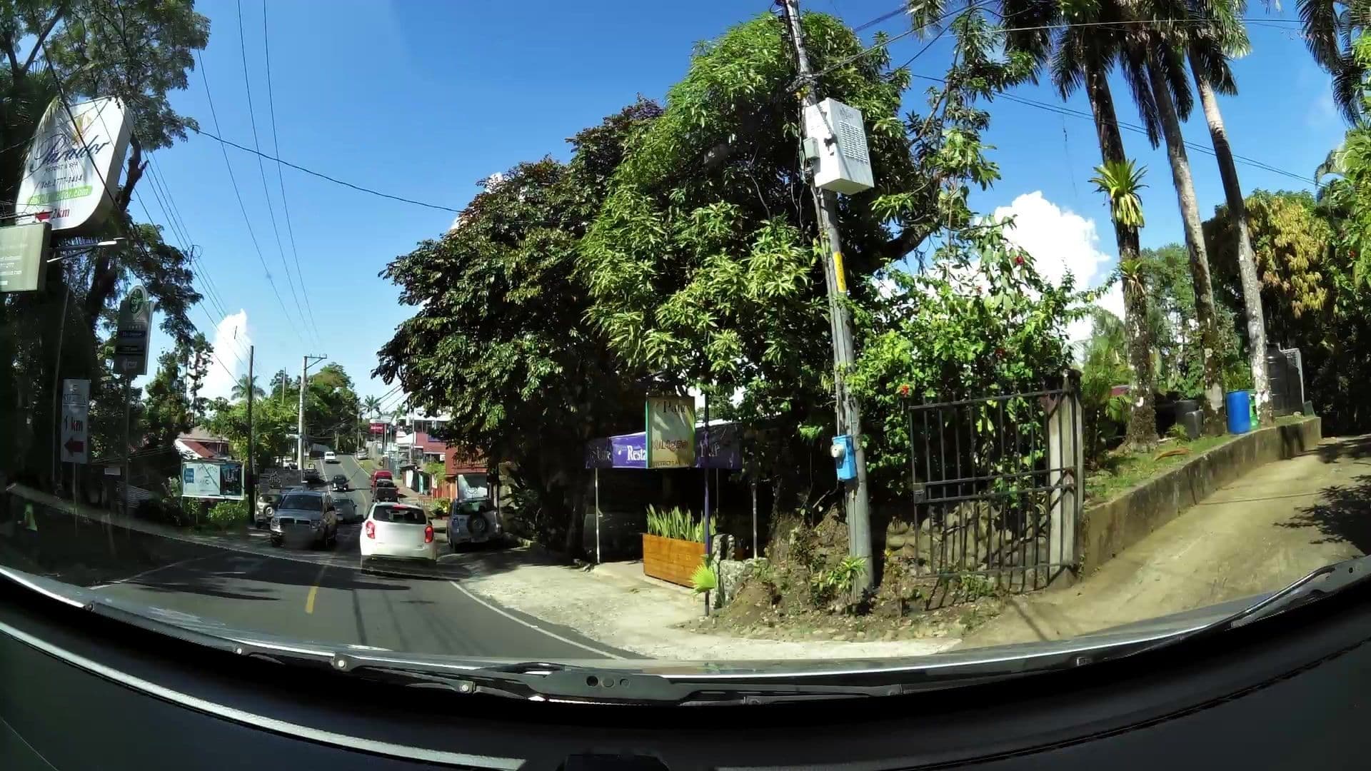 Street view near Hotel Divisamar, Quepos