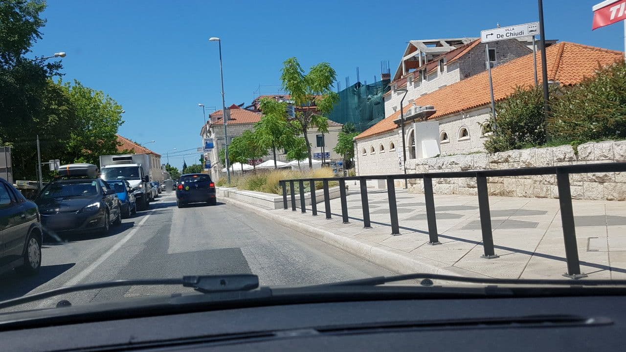 Street view near villa de chiudi, Trogir — © mik007 (CC BY-SA · Mapillary)