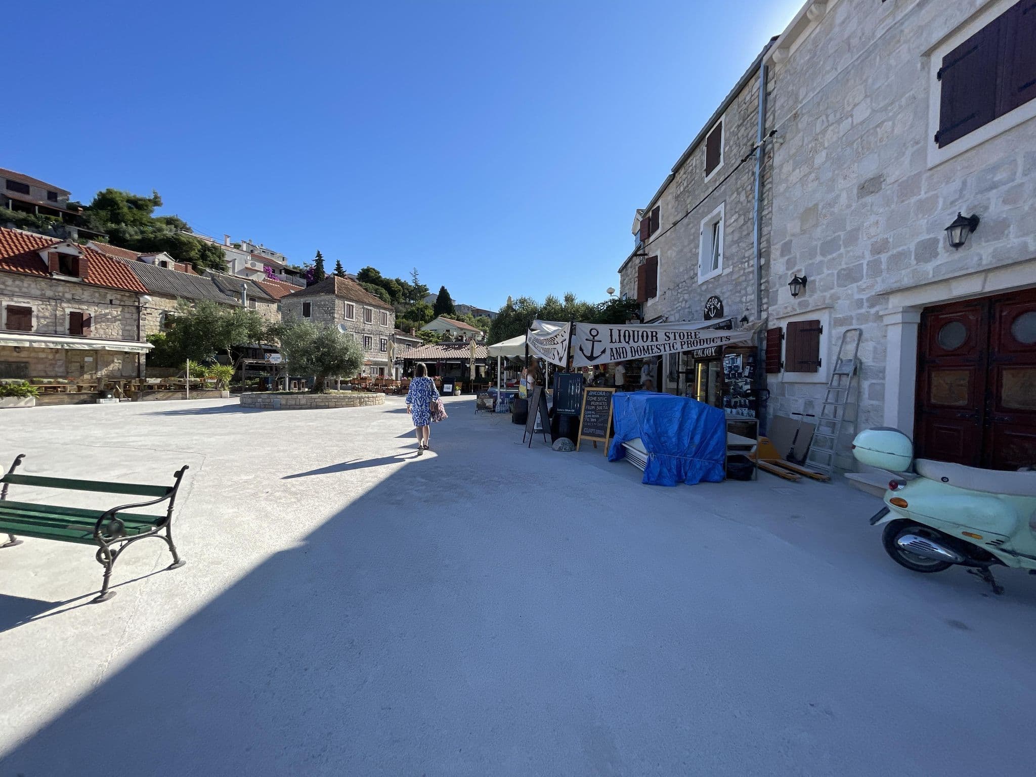 Street view near Apartment Donatella, Okrug Gornji — © filipb (CC BY-SA · Mapillary)
