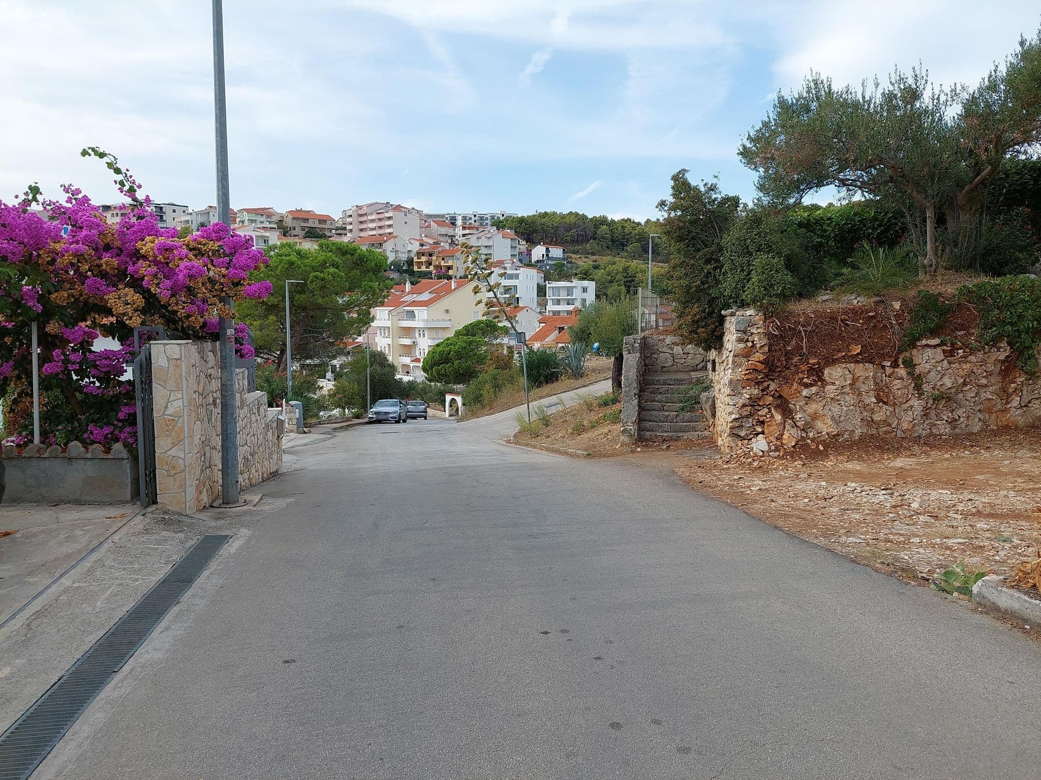 Street view near Villa Adriana Luxury Apartments, Okrug Gornji — © polar7 (CC BY-SA · Mapillary)
