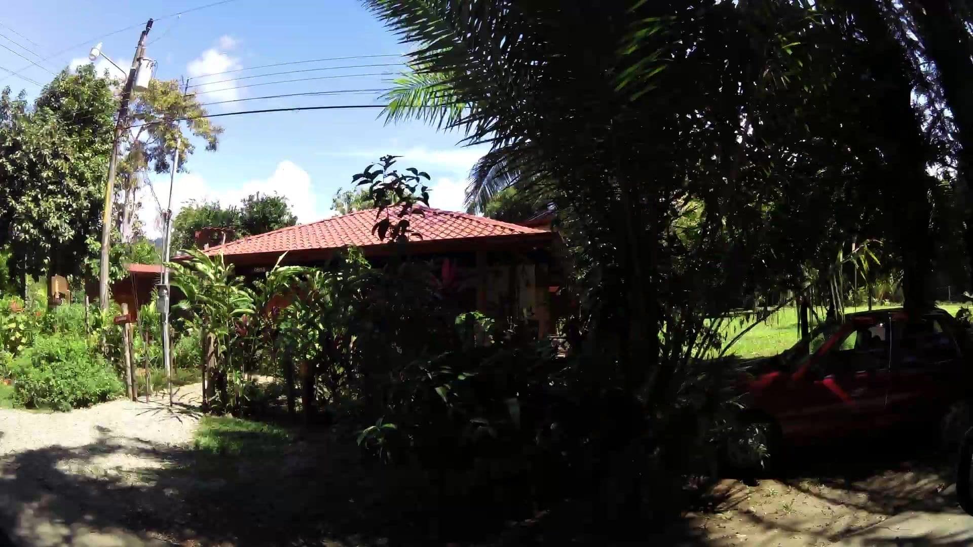 Street view near Guava Lodge, Quepos