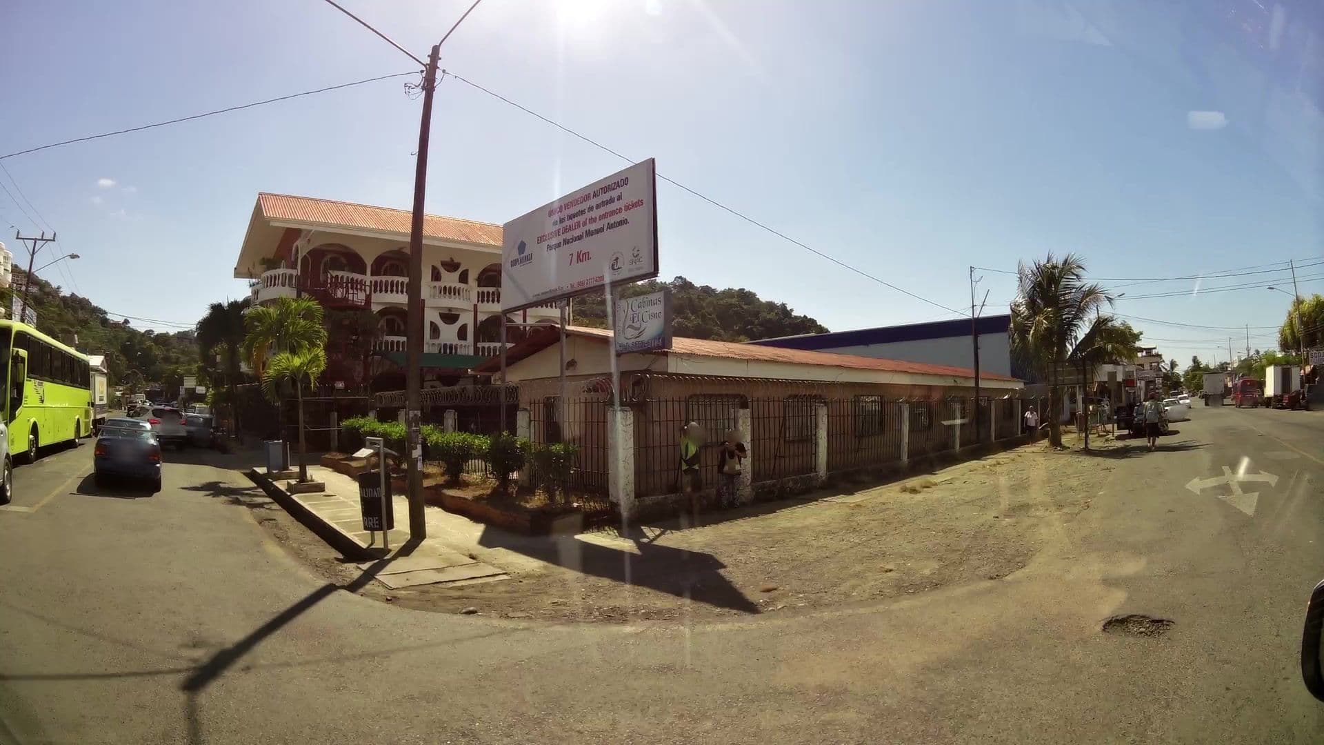 Street view near Cabinas El Cisne, Quepos