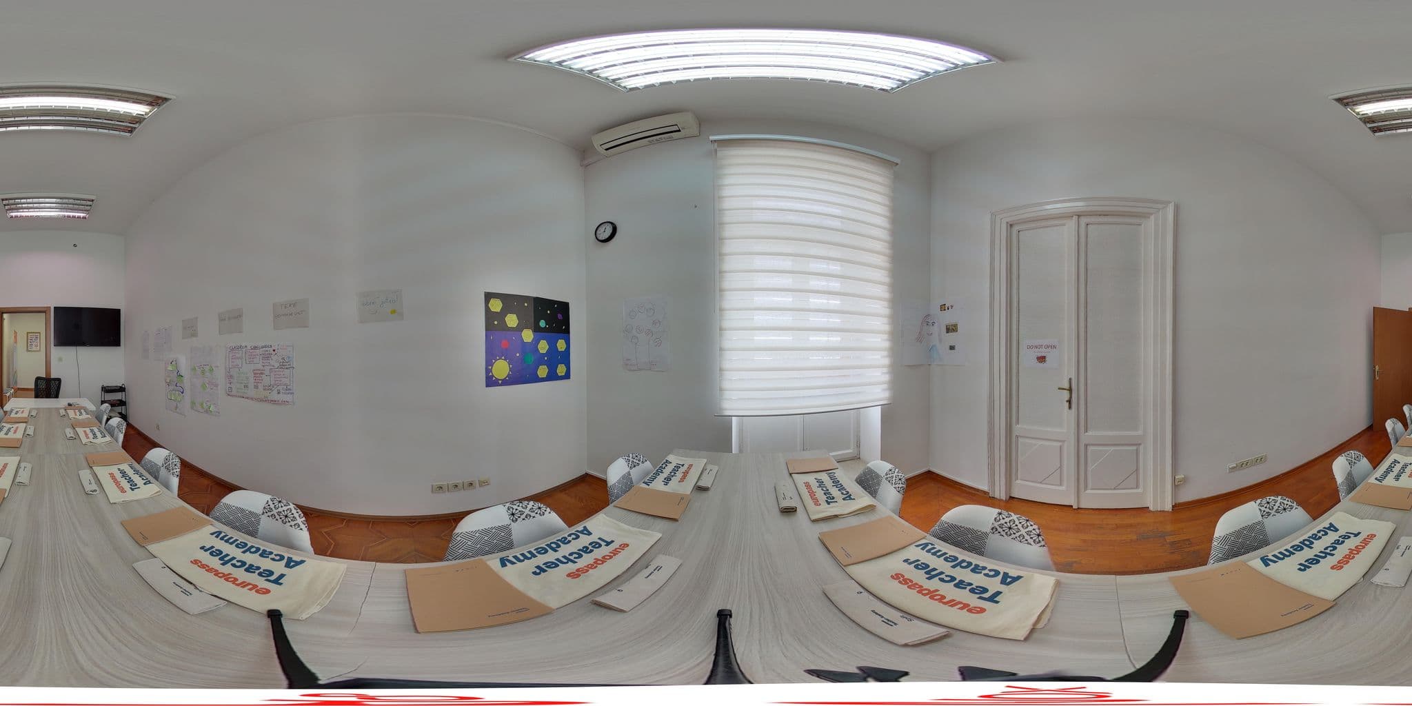 Street view near Up Suites St, Split — © denisorlic (CC BY-SA · Mapillary)