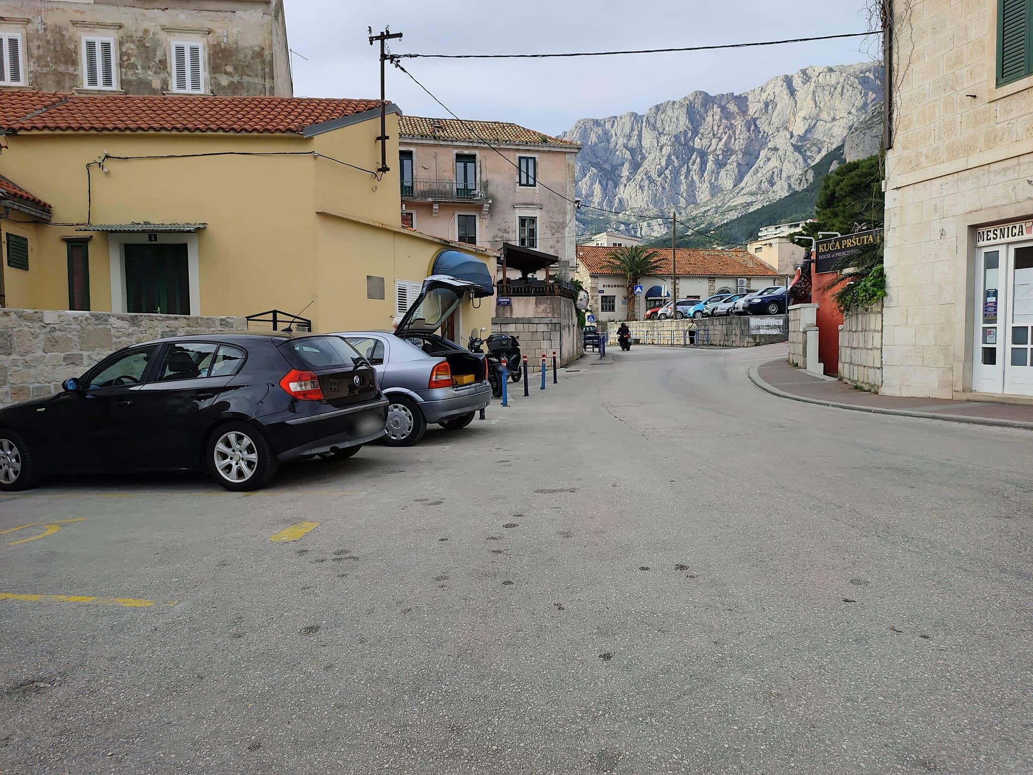 Street view near Apartment Allegra - in Makarska's historic centre, Makarska — © Duro (CC BY-SA · Mapillary)