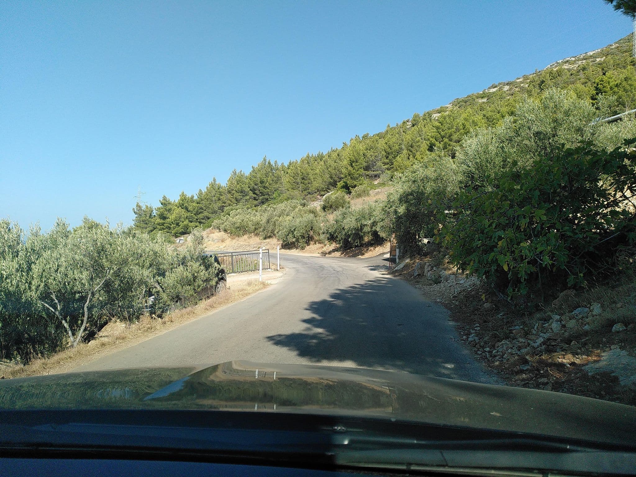 Street view near Kuća Za Odmor Babič, Jelsa — © kravietz (CC BY-SA · Mapillary)