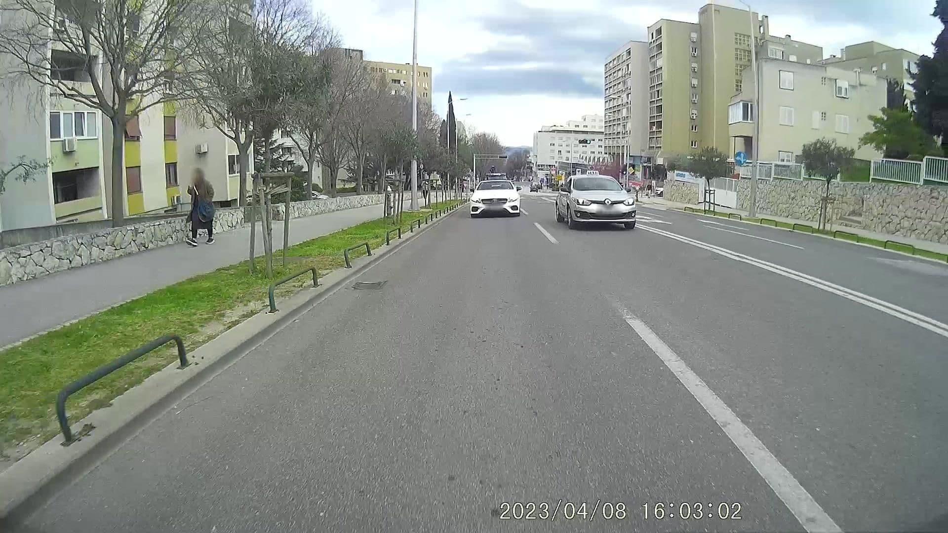 Street view near Adioro Luxury Beachfront Apartment, Split — © dasza (CC BY-SA · Mapillary)