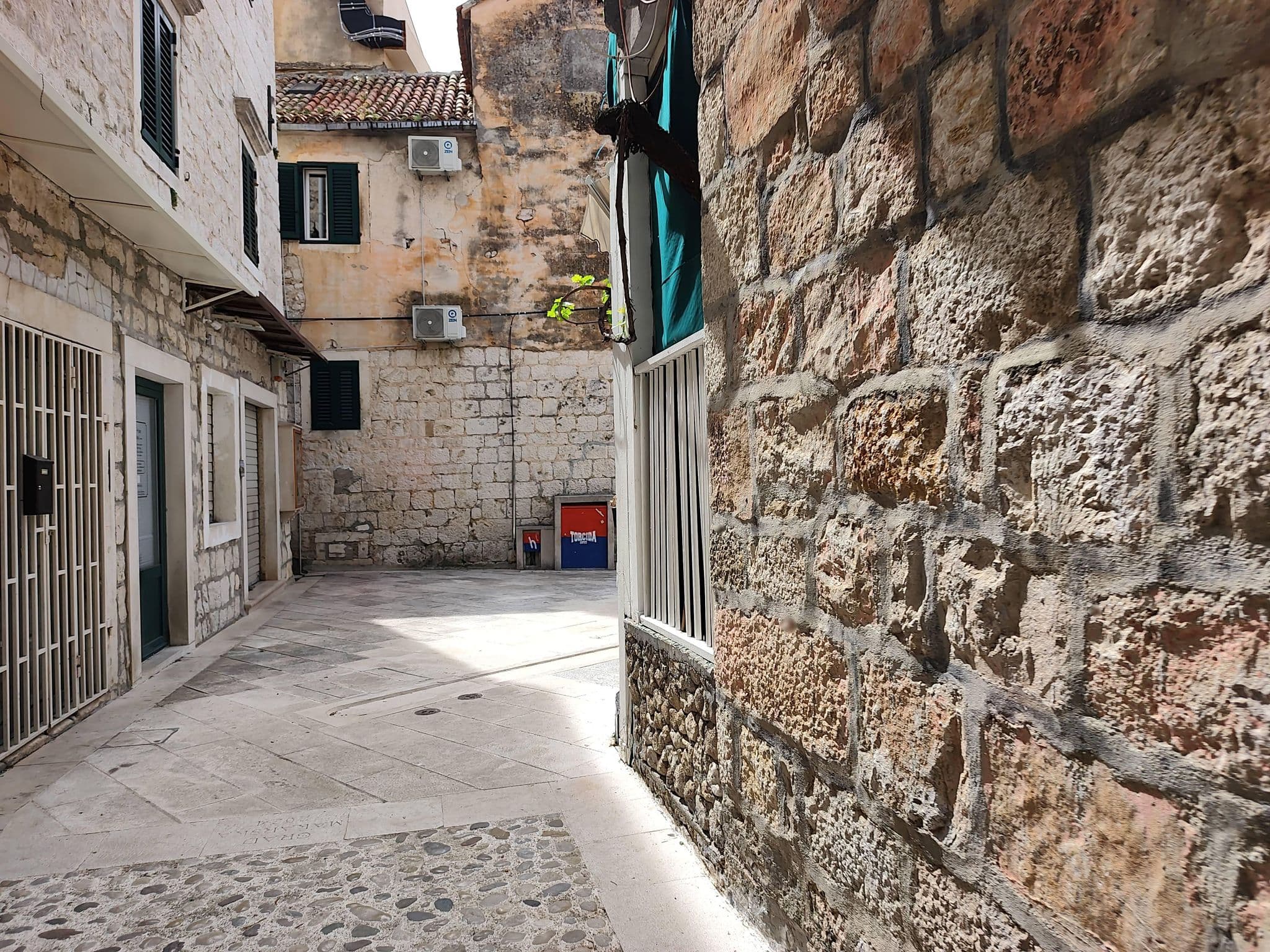 Street view near Apartments Maja Makarska, Makarska — © Duro (CC BY-SA · Mapillary)