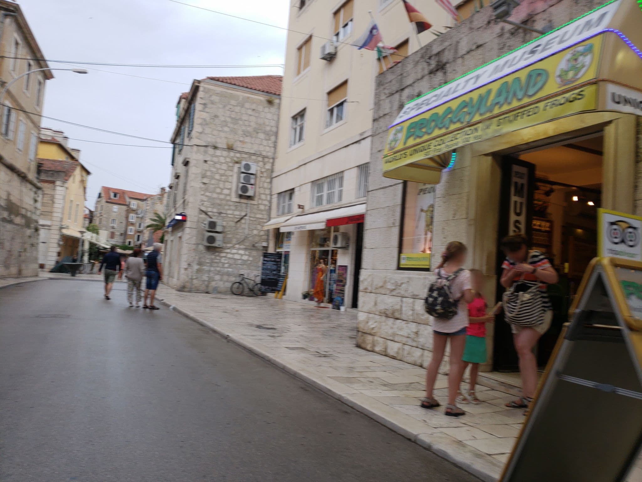 Street view near Apartmani Maca Hotel, Split — © mapfool (CC BY-SA · Mapillary)