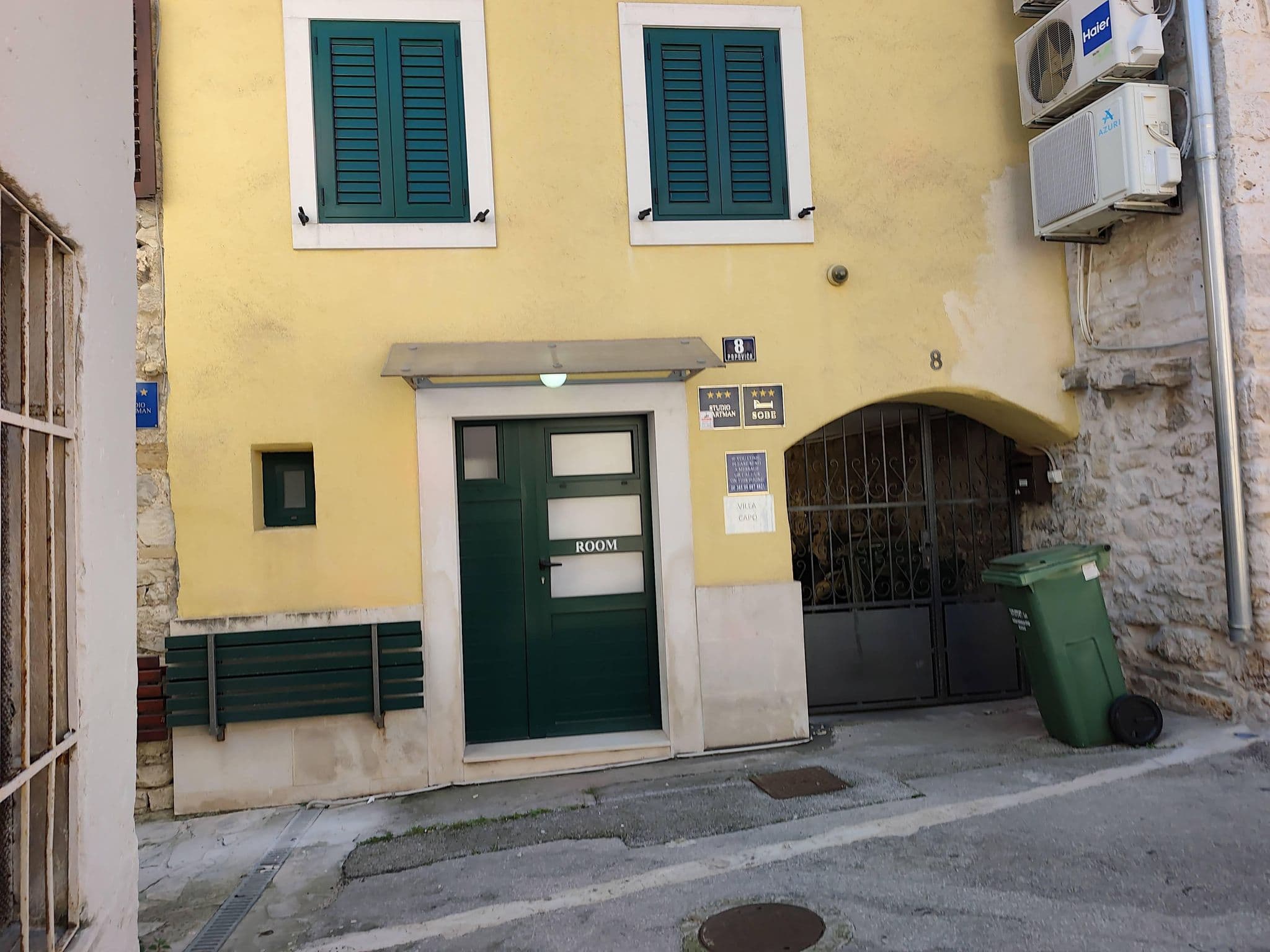 Street view near Split Central Guesthouse, Split — © Duro (CC BY-SA · Mapillary)