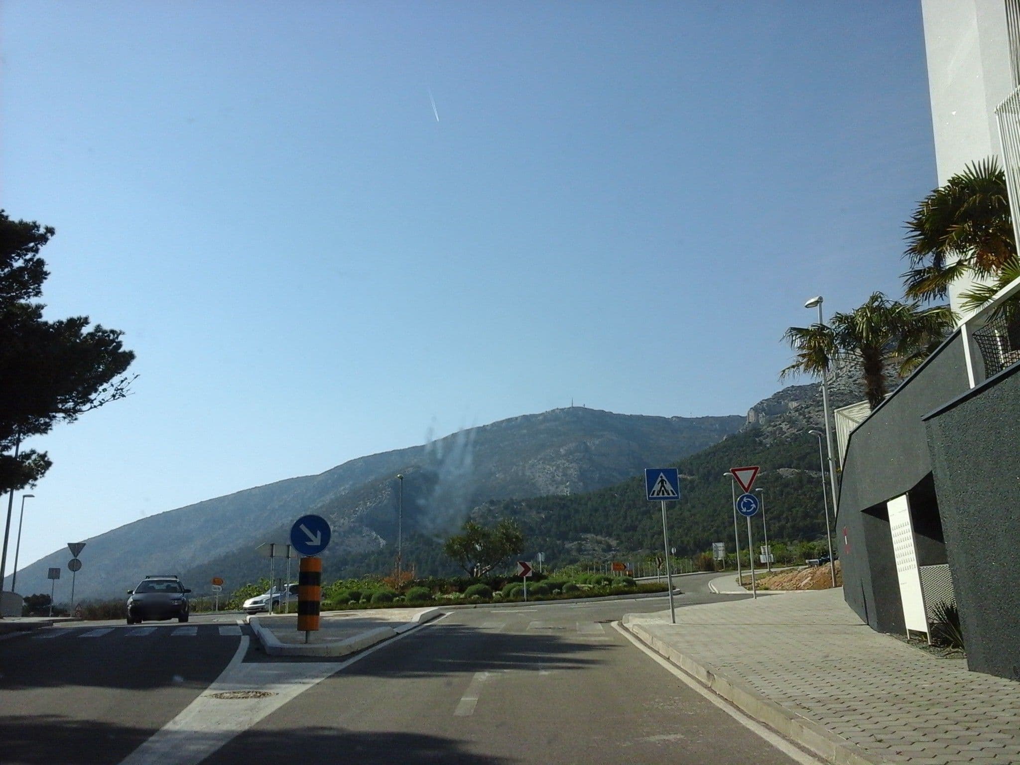 Street view near Lifestyle Hotel Vitar, Bol — © robot8a (CC BY-SA · Mapillary)