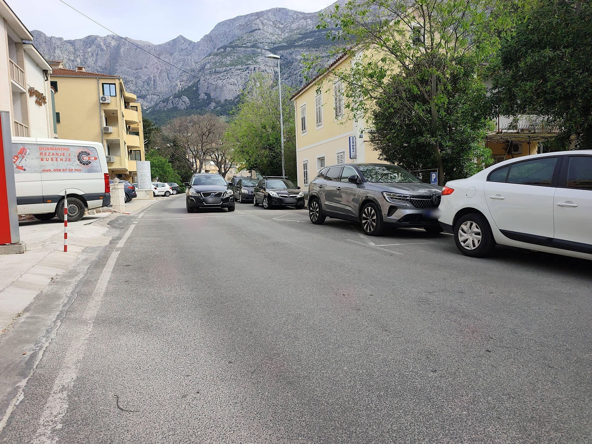 Street view near Seaside Apartments, Makarska — © Duro (CC BY-SA · Mapillary)