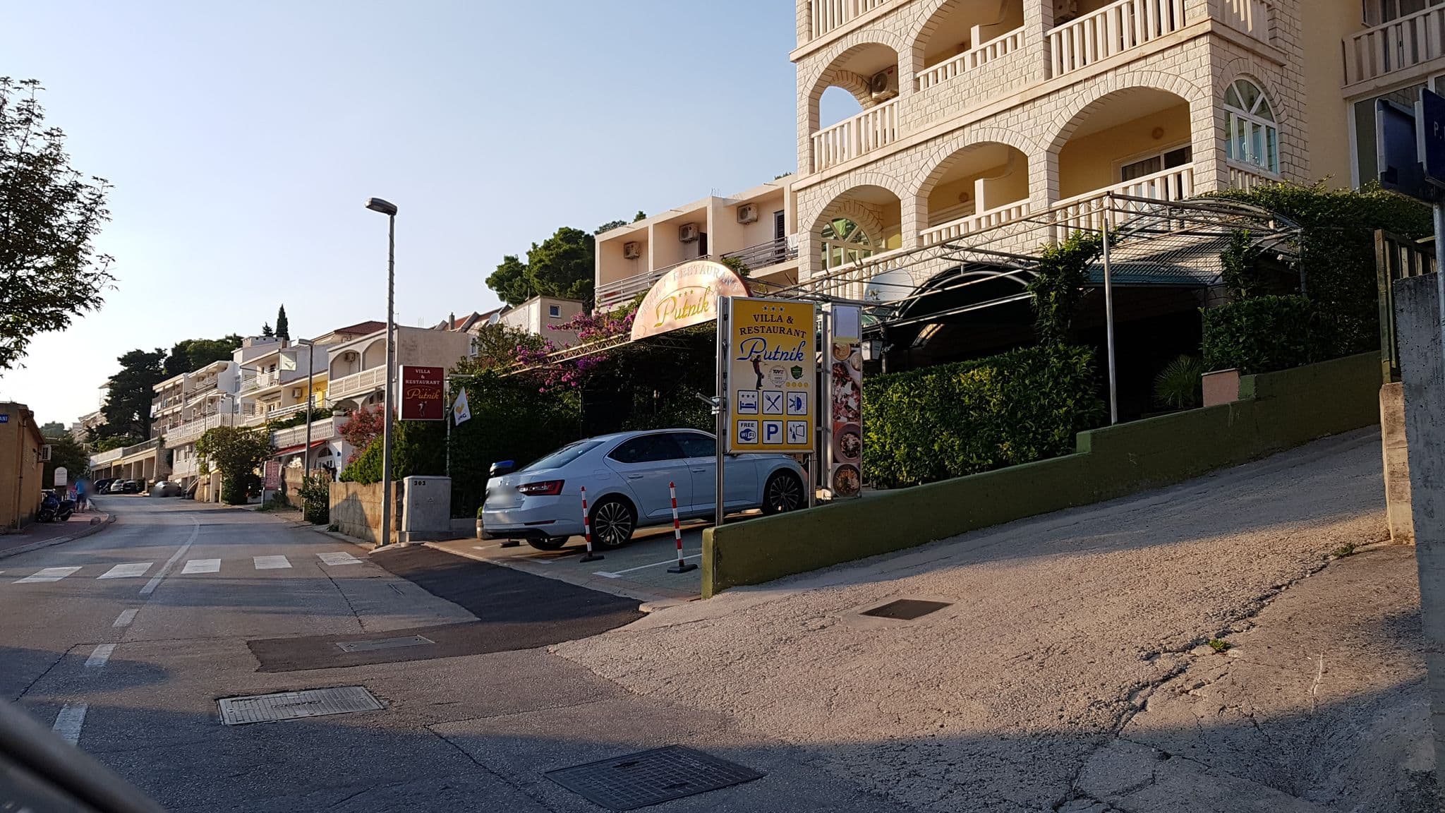 Street view near Apartments Kapetanova Kci, Baška Voda — © mcadam (CC BY-SA · Mapillary)
