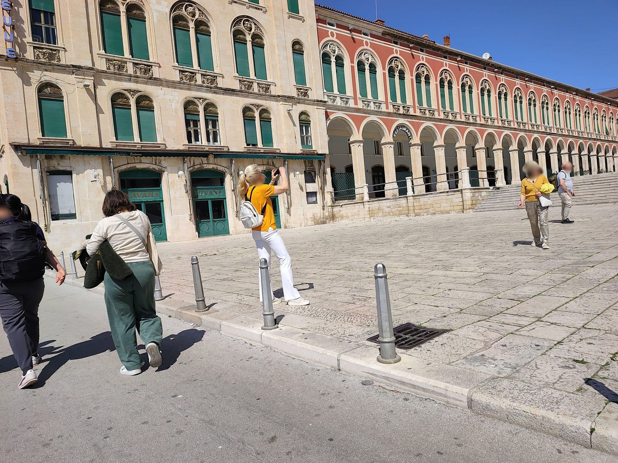 Street view near LAURUS-BELLEVUE d.o.o., u stečaju, Split — © Duro (CC BY-SA · Mapillary)