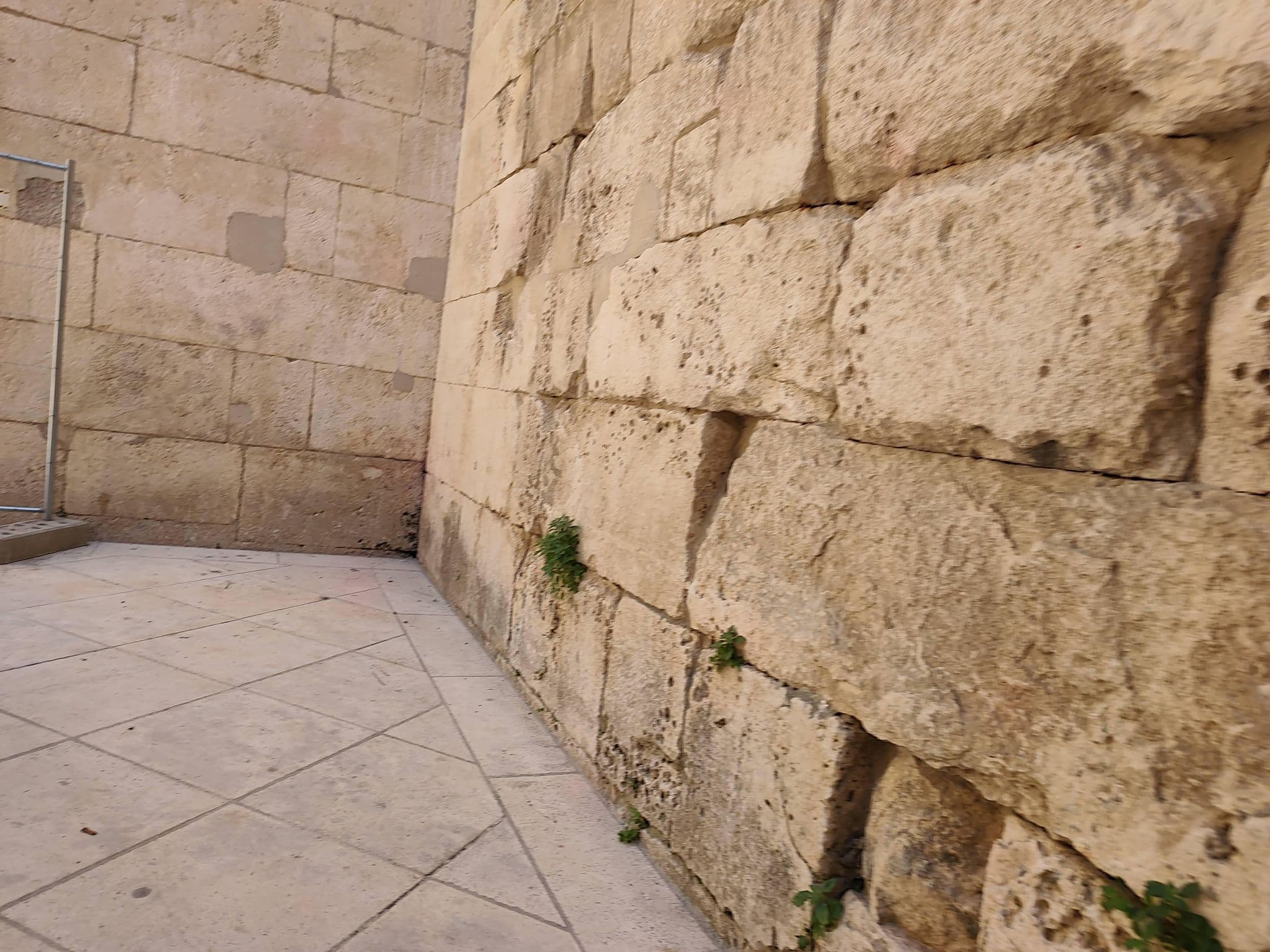 Street view near Palace Inn, Split — © Duro (CC BY-SA · Mapillary)